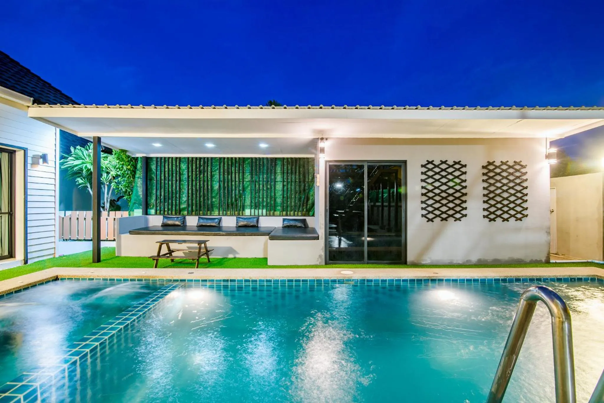 Swimming pool in Sierra Pool Villa Hua Hin 102