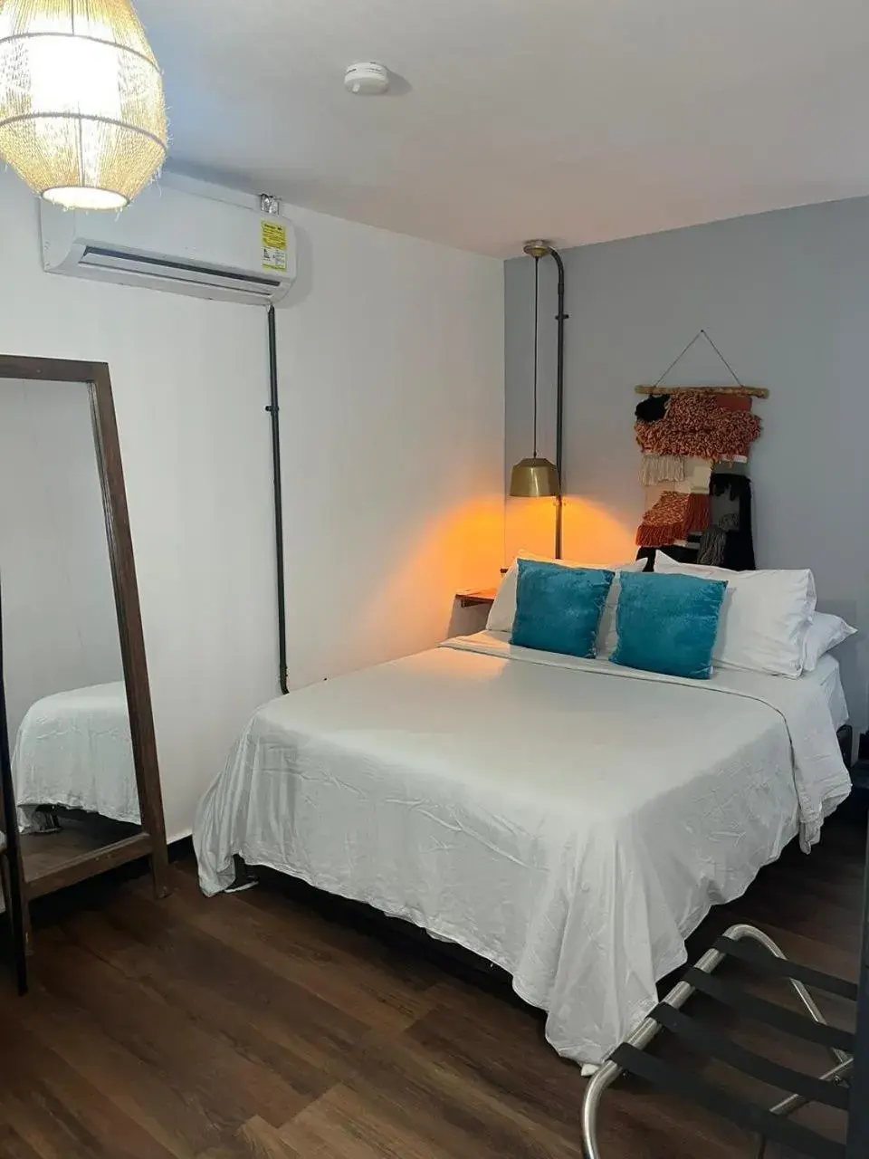 Small Double Room in Kim Small Double Room in Kim