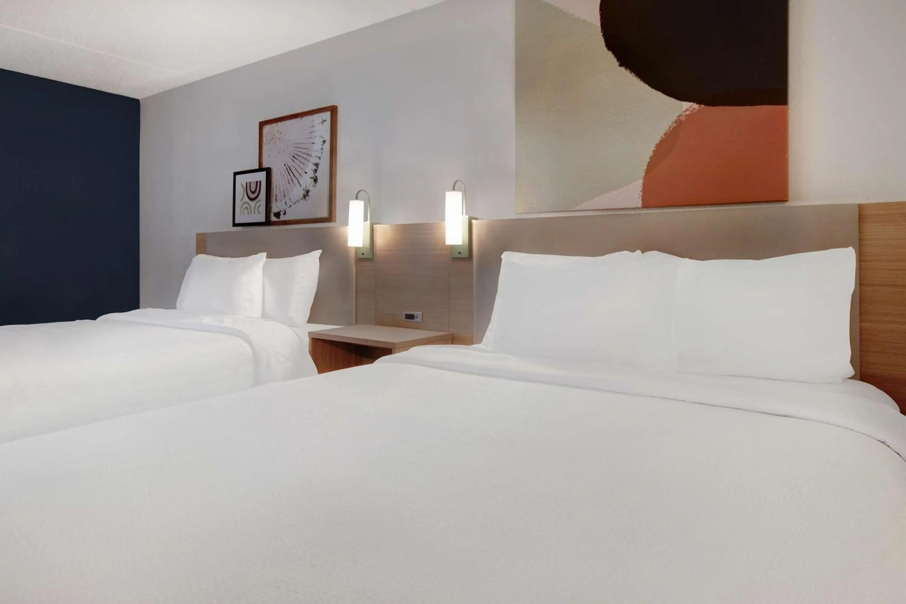 Bed in Spark By Hilton Rochester University Area