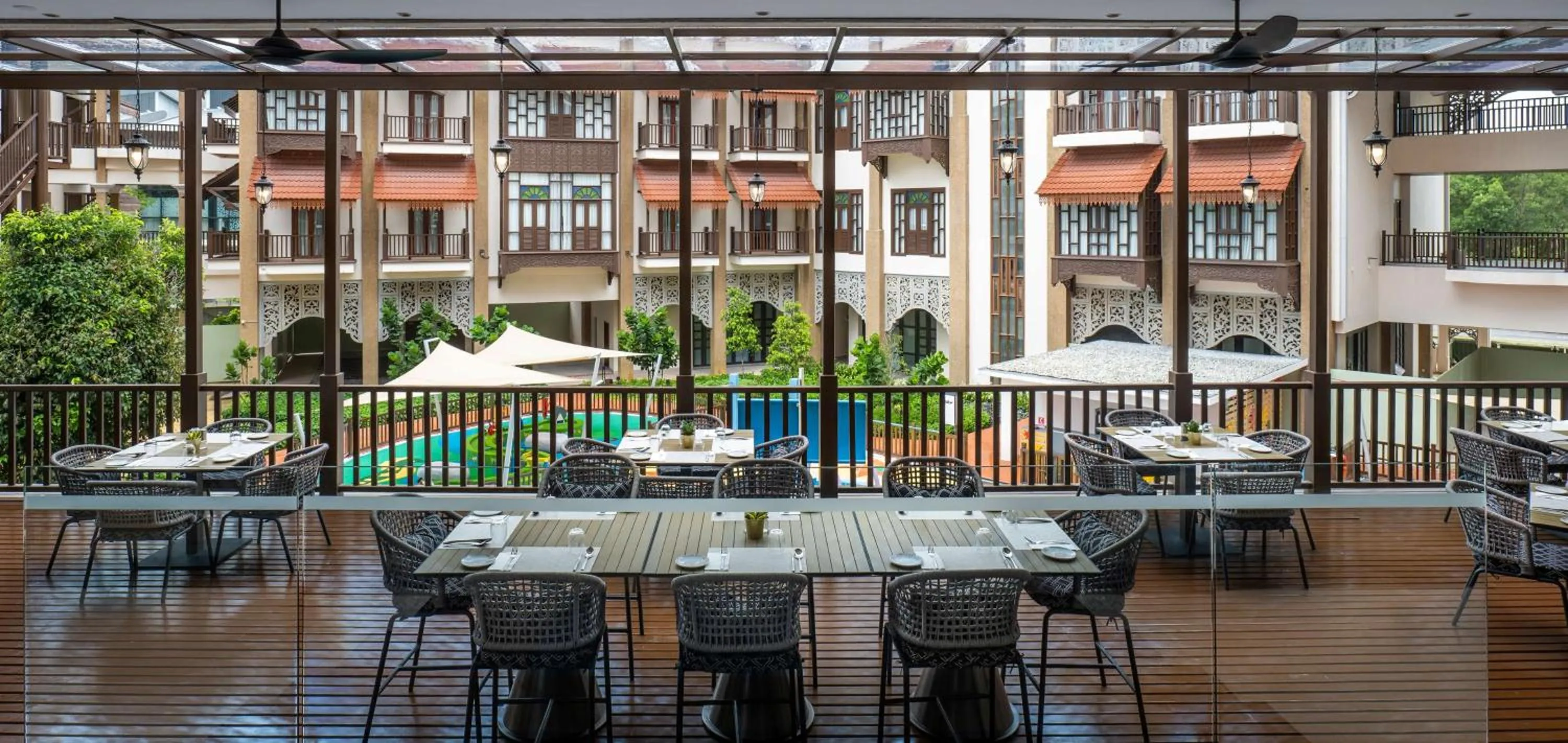 Restaurant/places to eat in DoubleTree by Hilton Putrajaya Lakeside