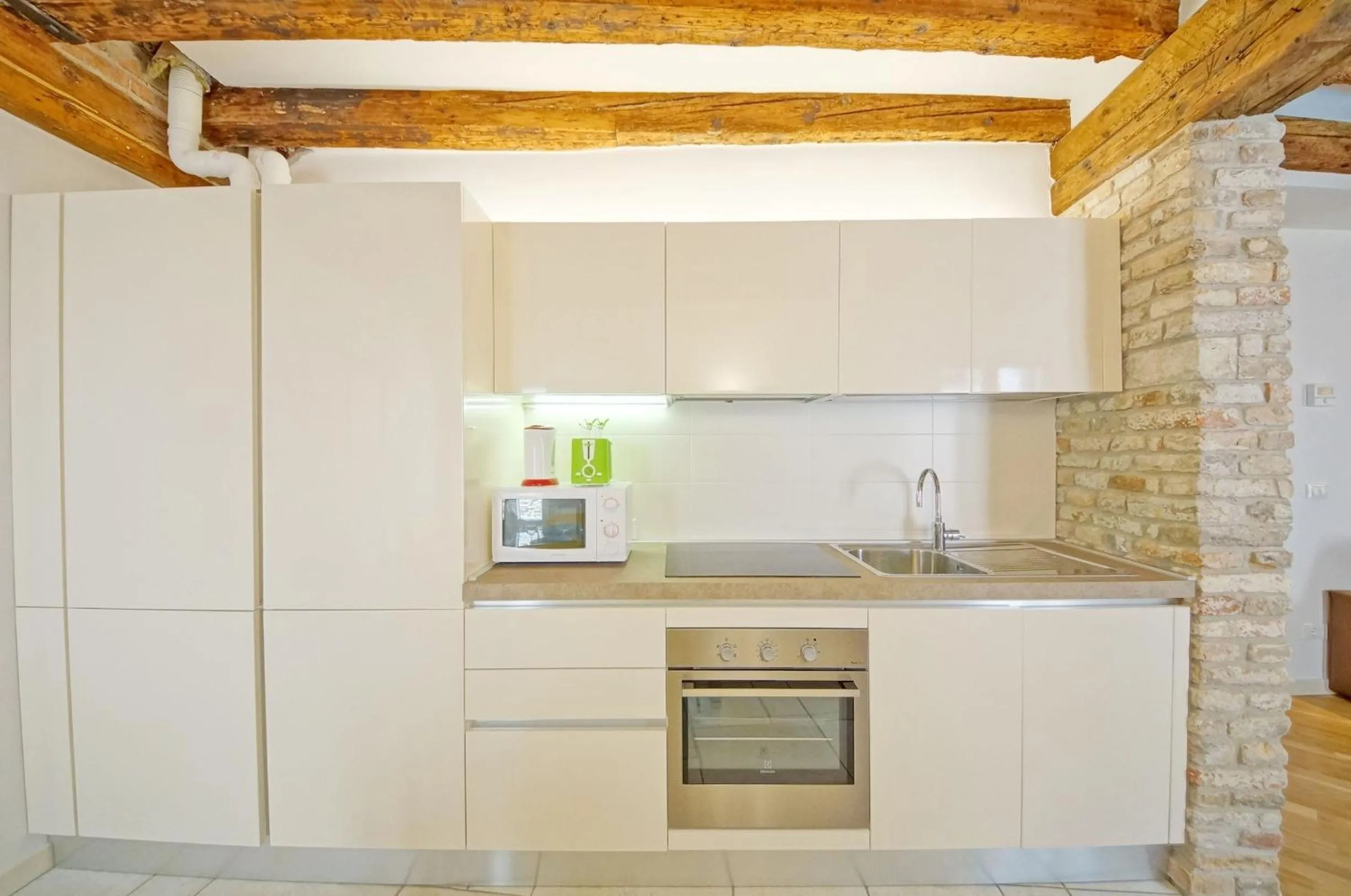 Kitchen or kitchenette in DolceVita Apartments N 393