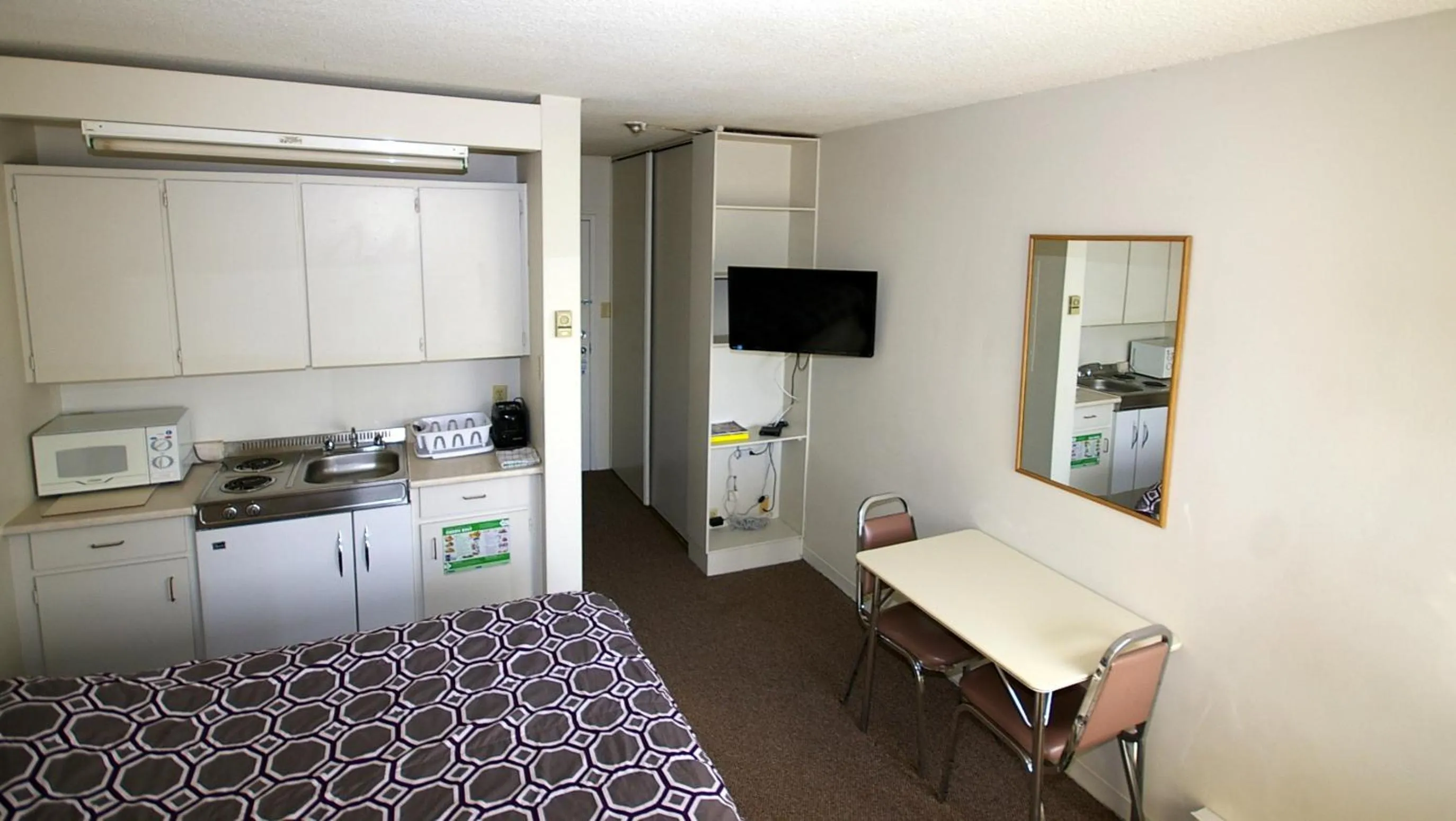 Photo of the whole room in The Alexandra Hotel