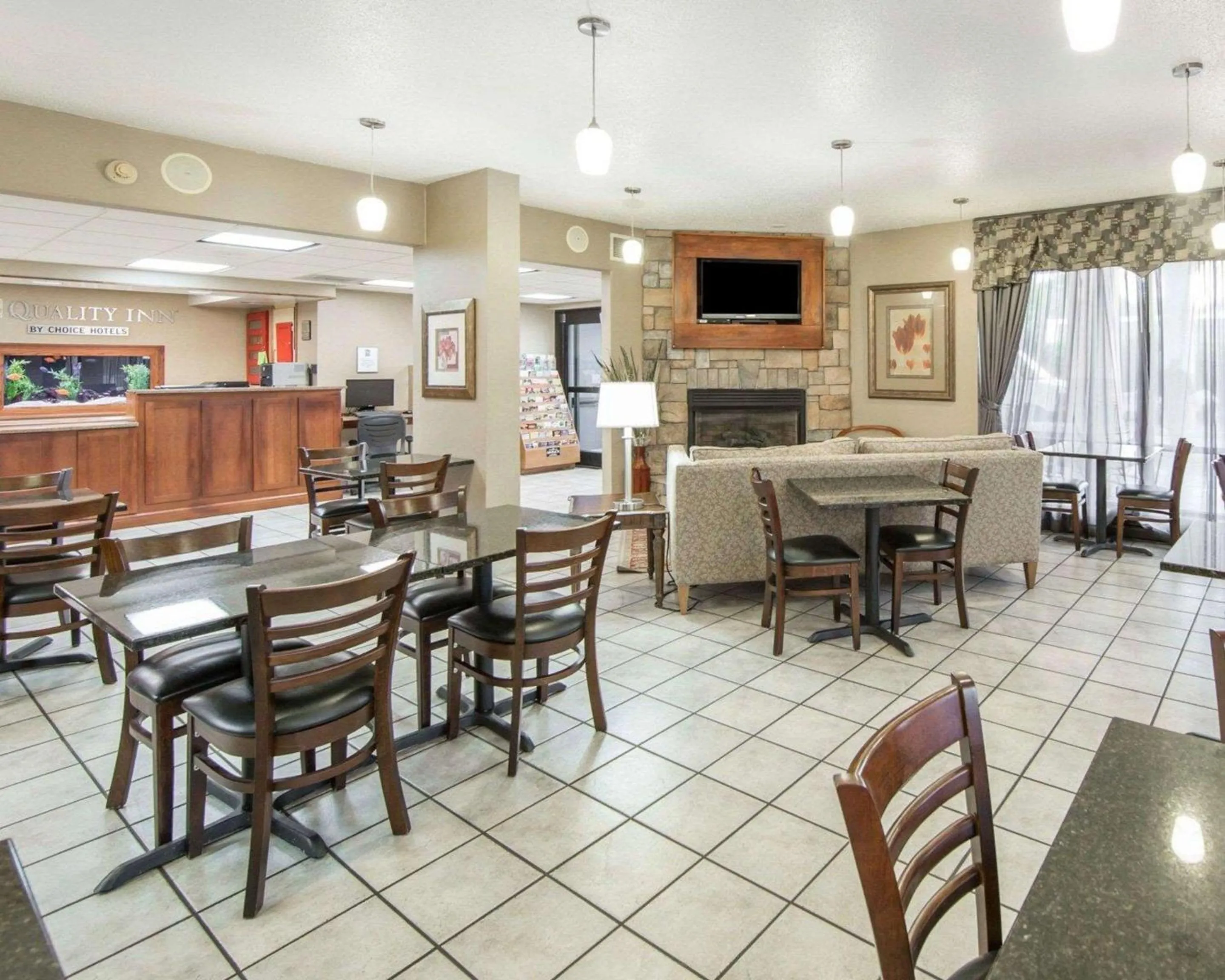 Restaurant/places to eat in Quality Inn Merchants Drive