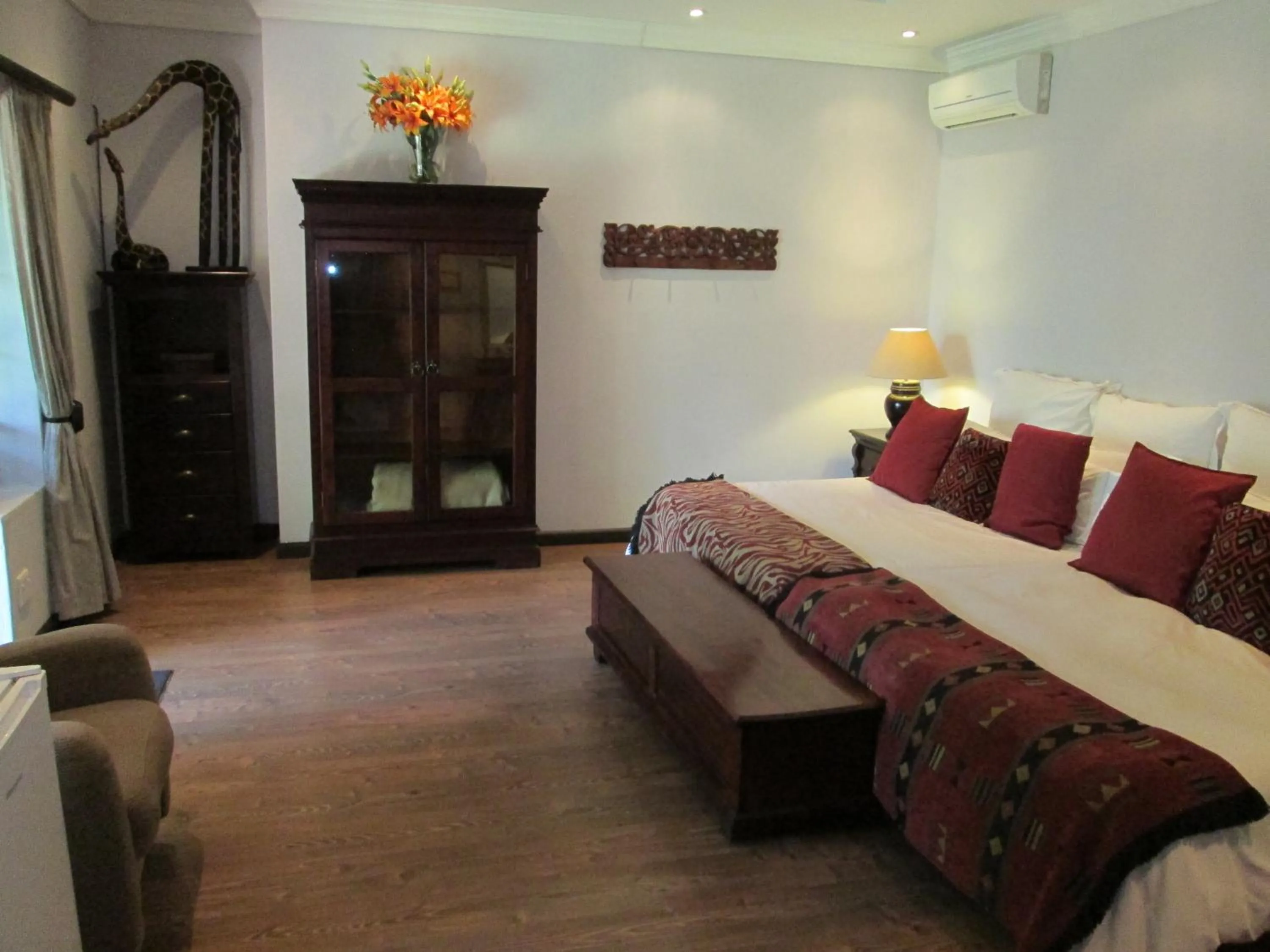 Bed in Tuskers Bush Lodge B&B