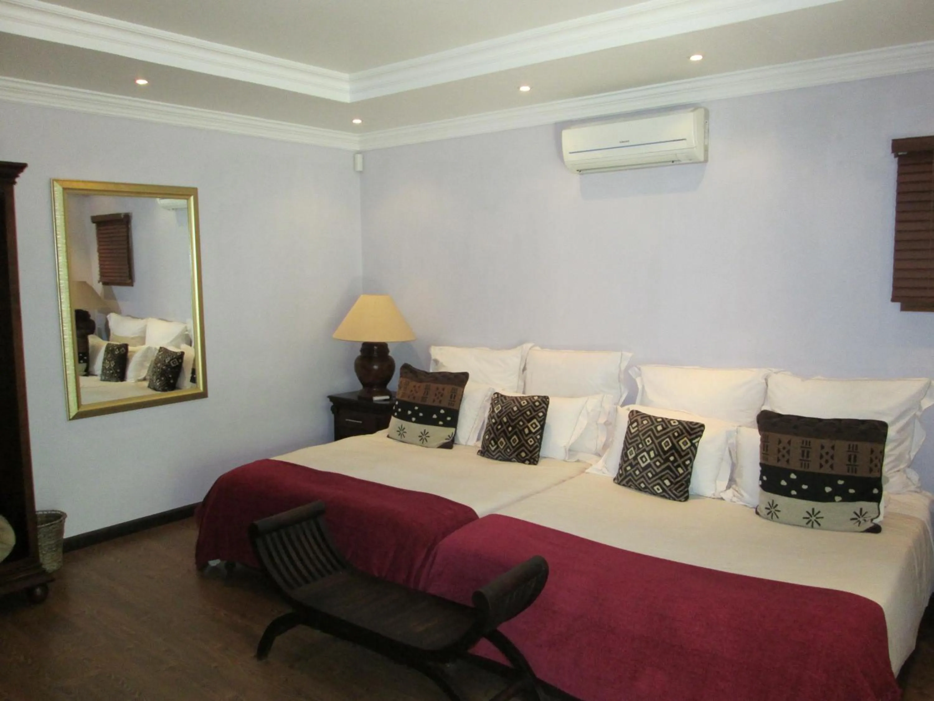 Bed in Tuskers Bush Lodge B&B