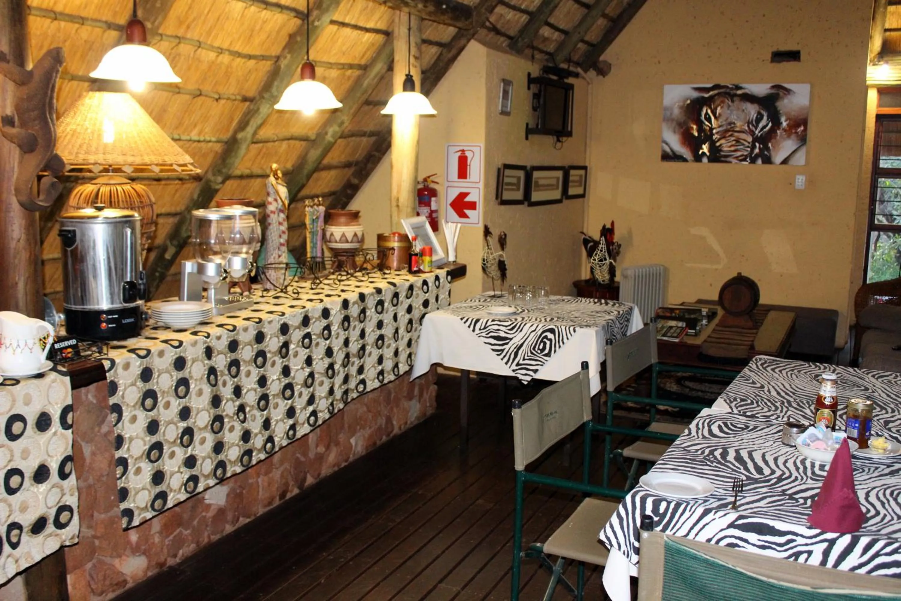 Restaurant/places to eat in Tuskers Bush Lodge B&B