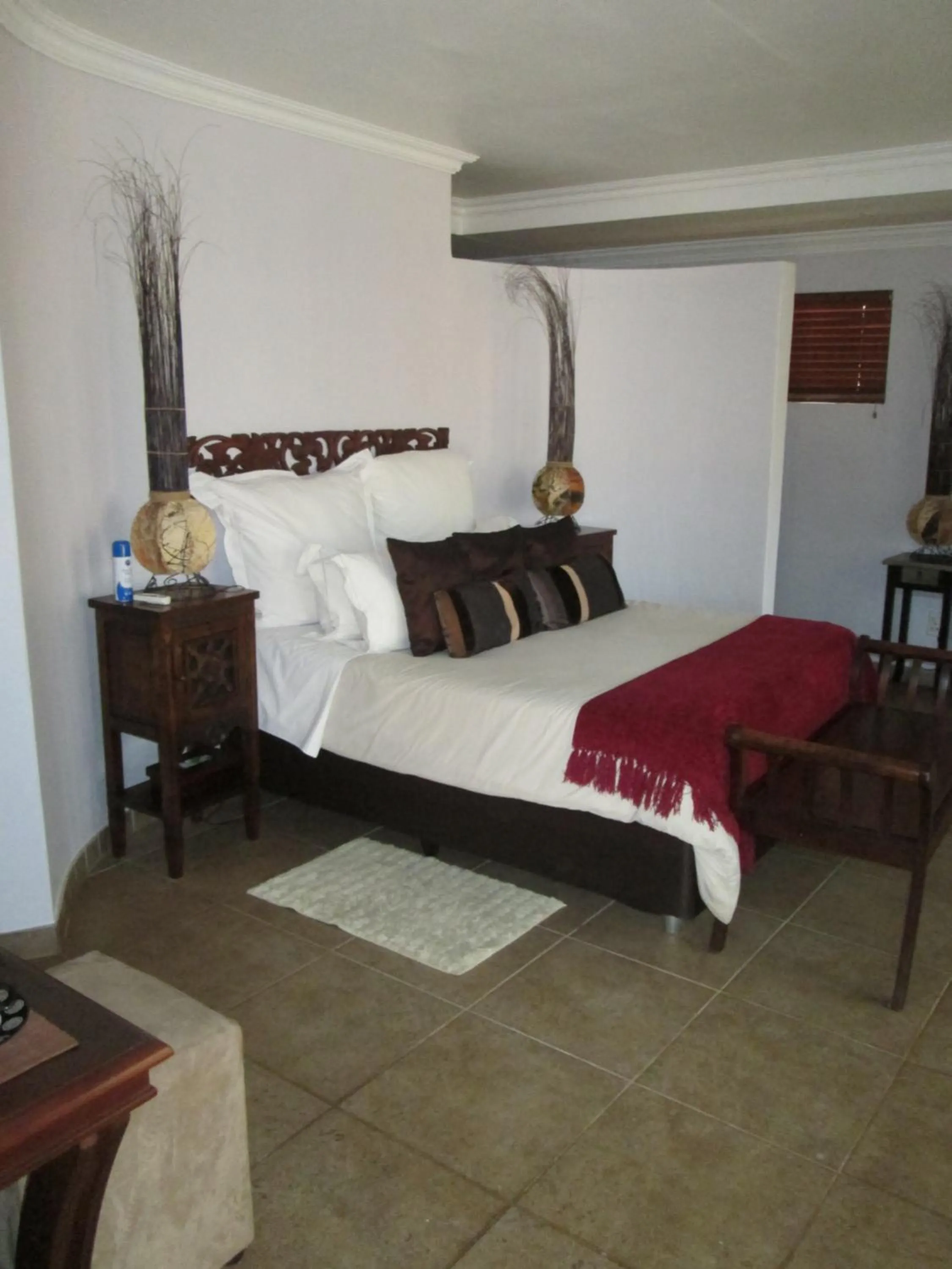 Bed in Tuskers Bush Lodge B&B