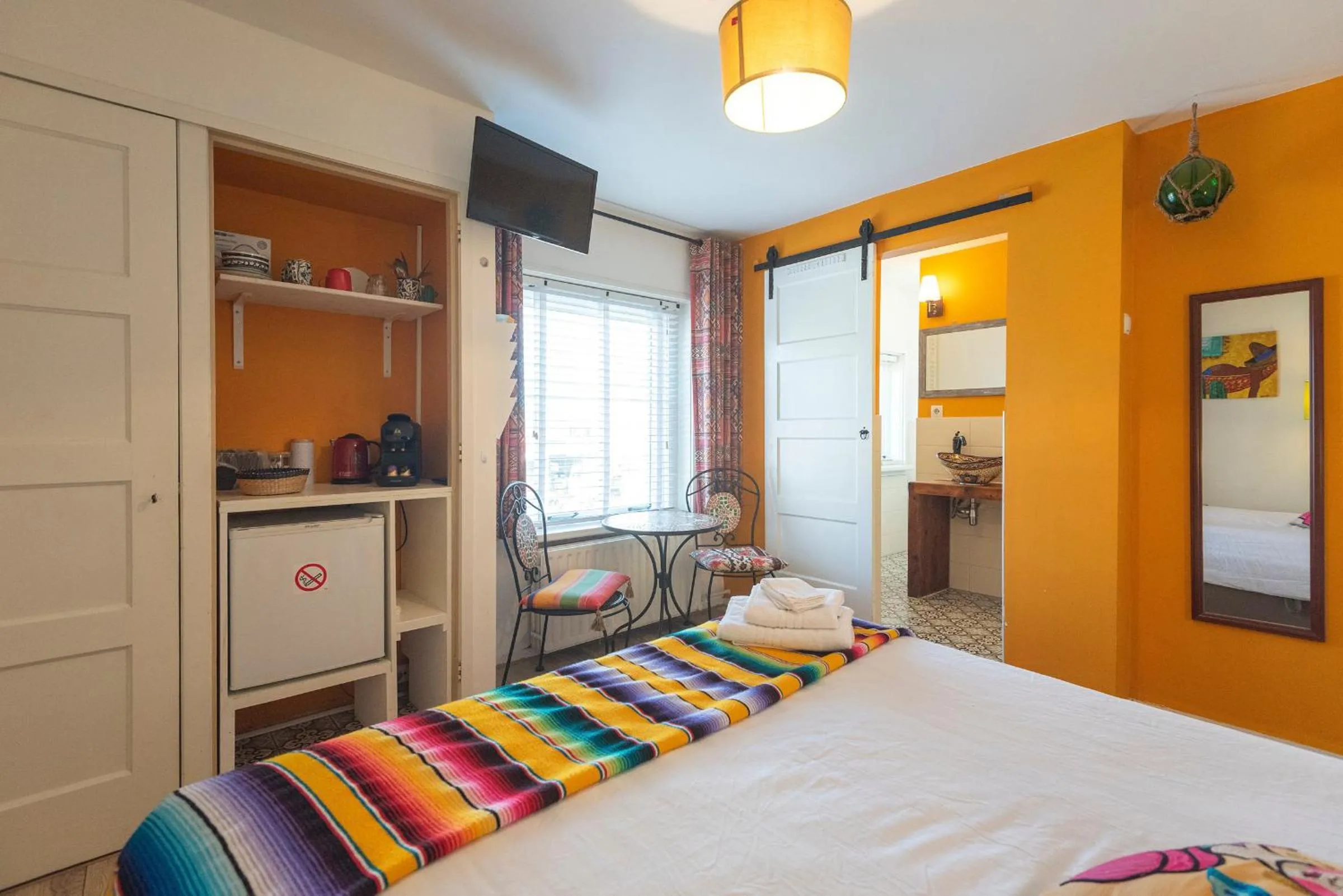 Bed in B&B Little Miss Sunshine