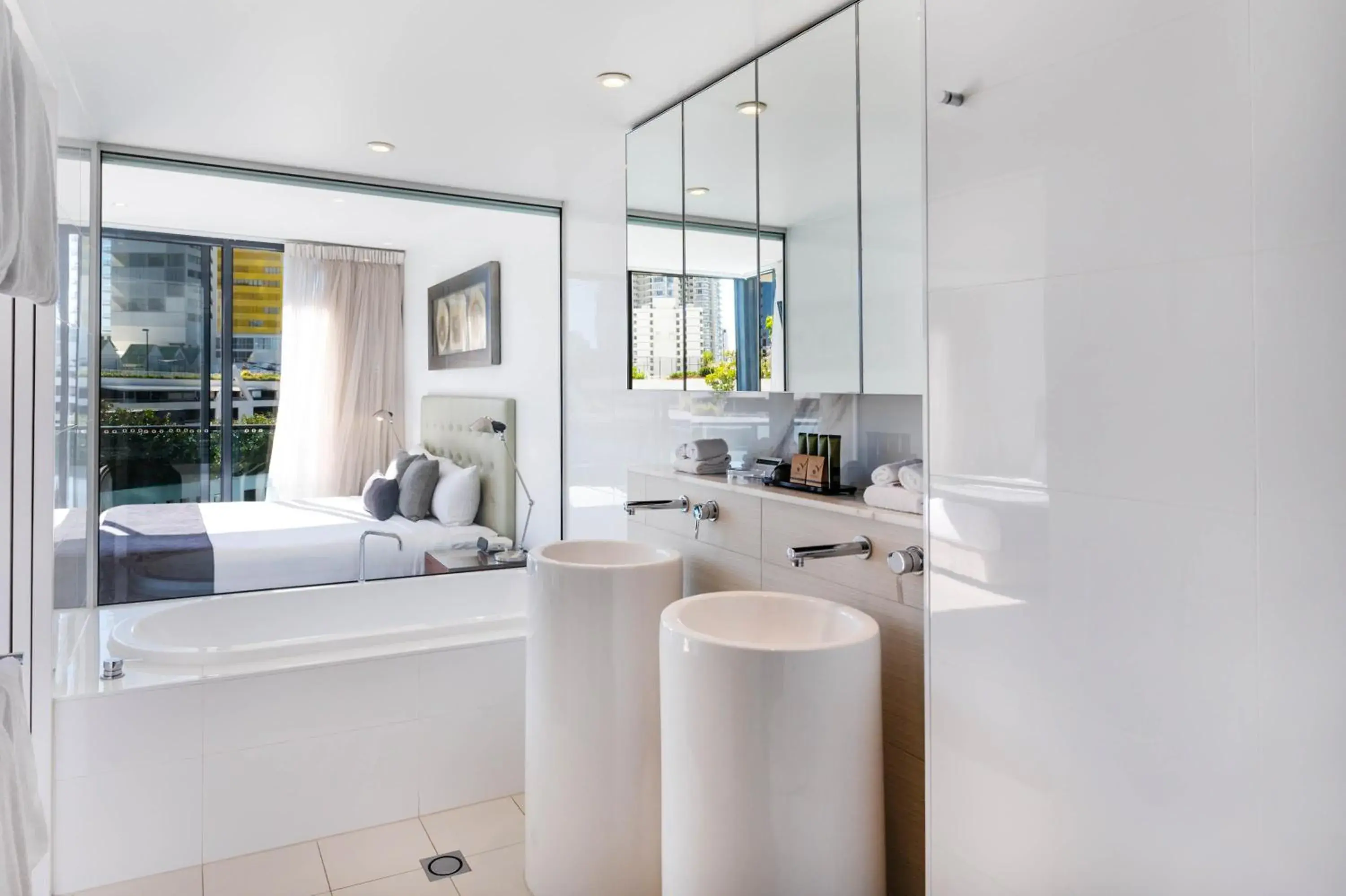 Bathroom, Bed in Peppers Broadbeach Bathroom, Bed in Peppers Broadbeach