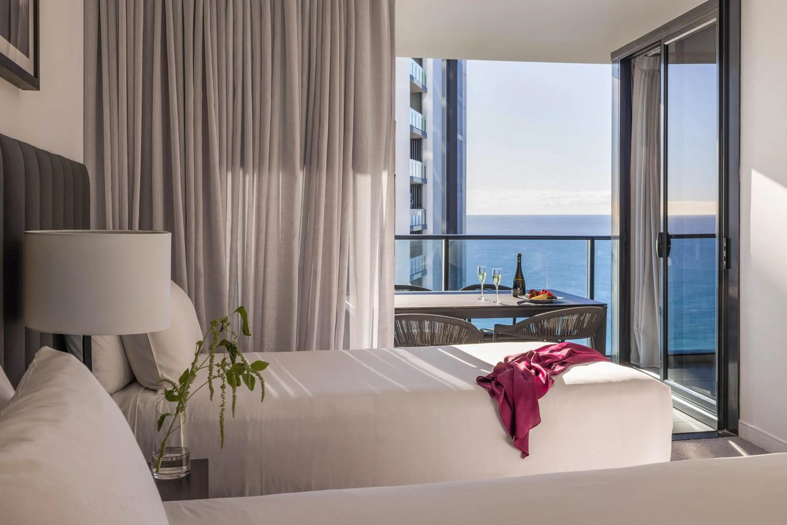 Bedroom, Bed in Peppers Broadbeach