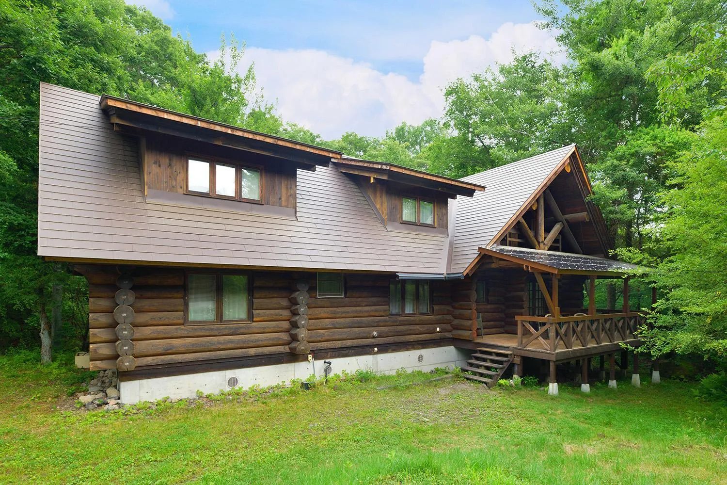 Property building in Rental Log UrubeVillage