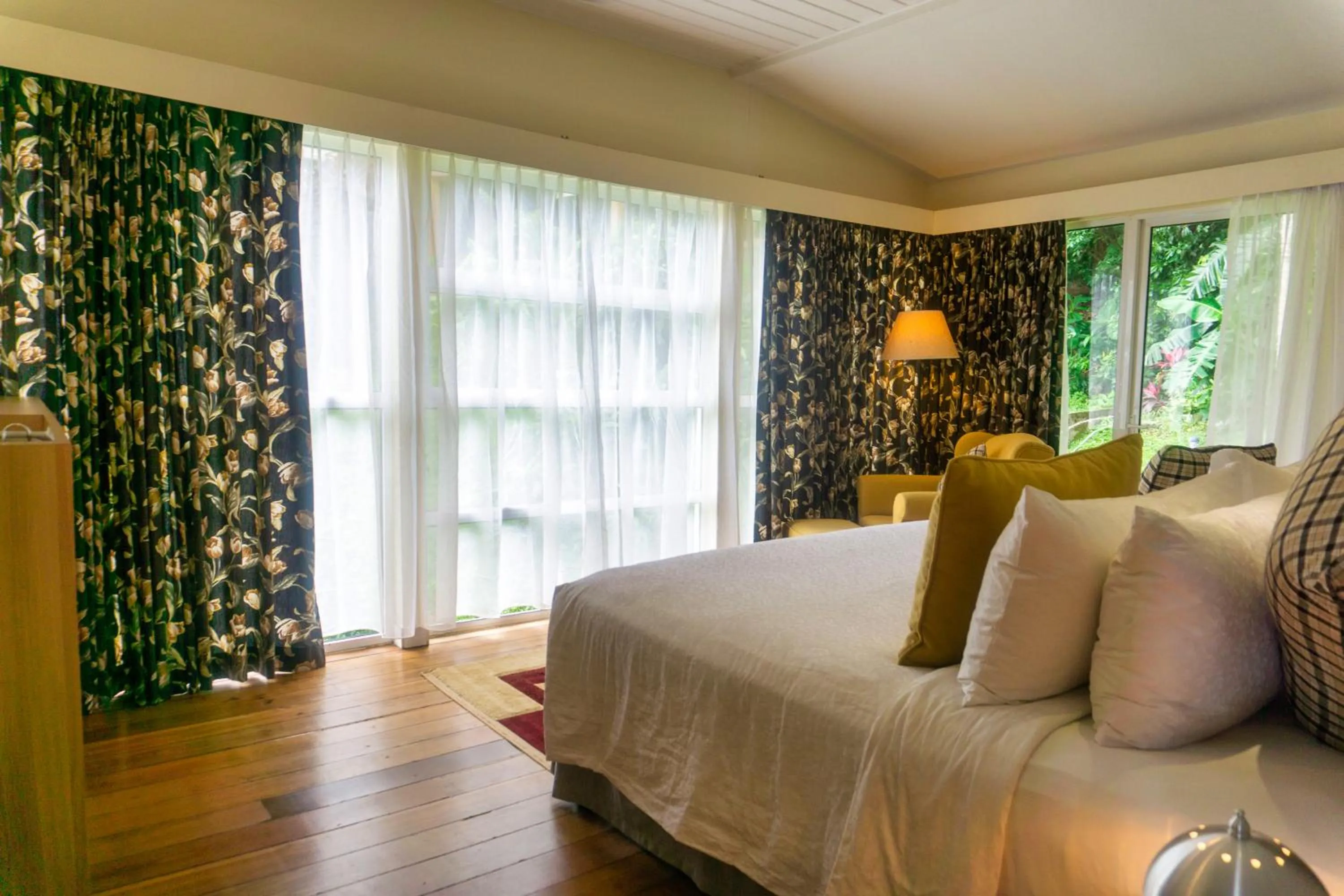 Bed in Sutera Sanctuary Lodges At Manukan Island