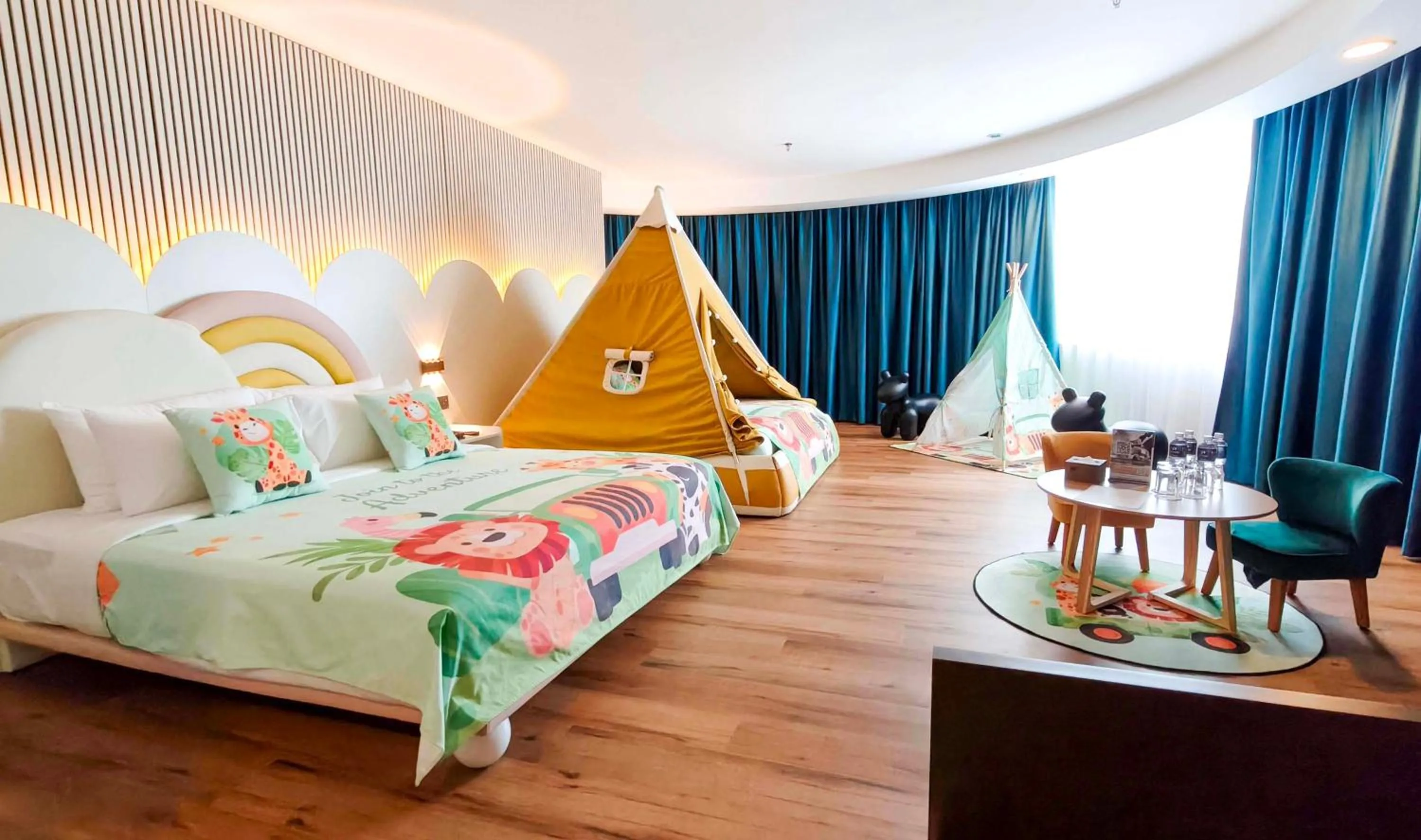 Bed in Premiere Hotel - Complimentary Shuttle to Klang Wholesale Market