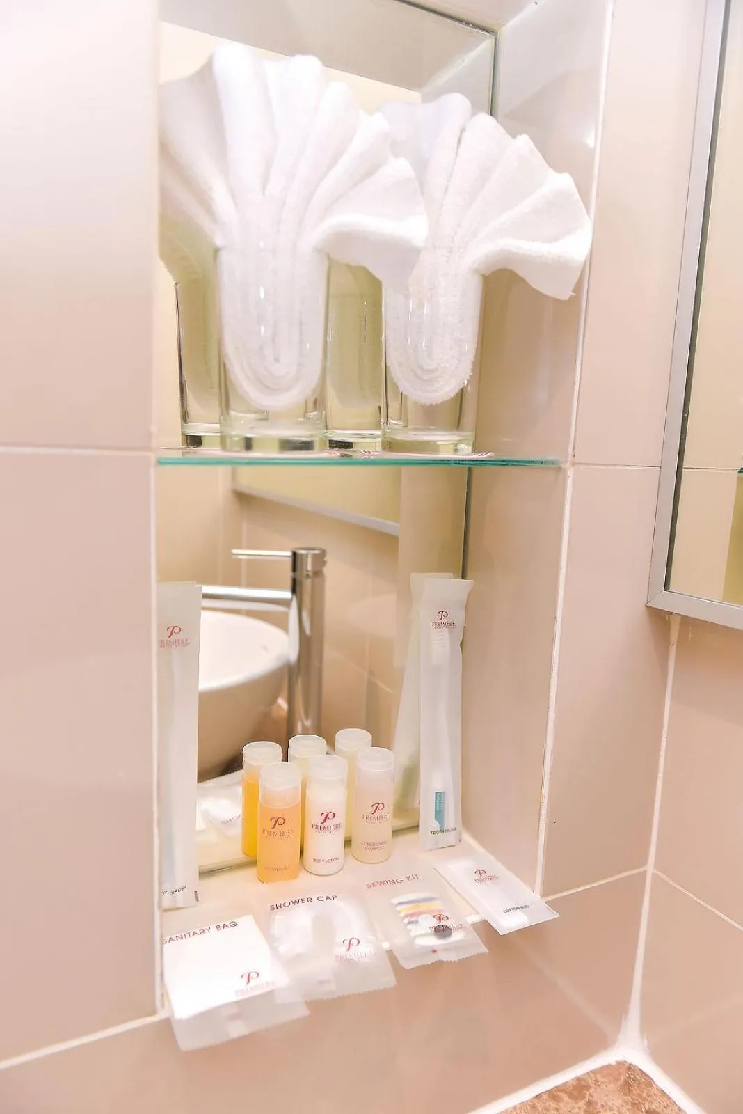 Shower in Premiere Hotel - Complimentary Shuttle to Klang Wholesale Market