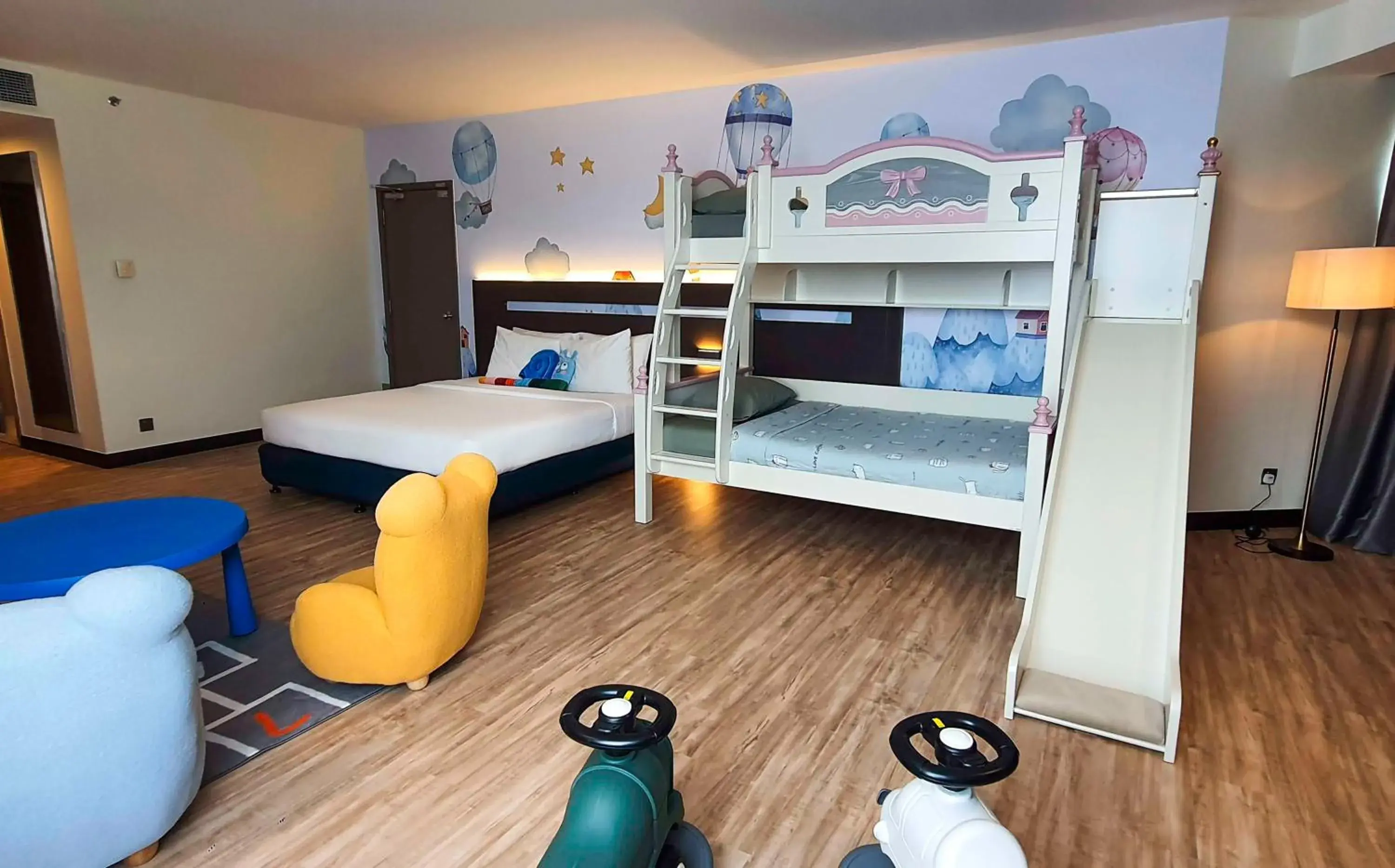 Bunk Bed in Premiere Hotel