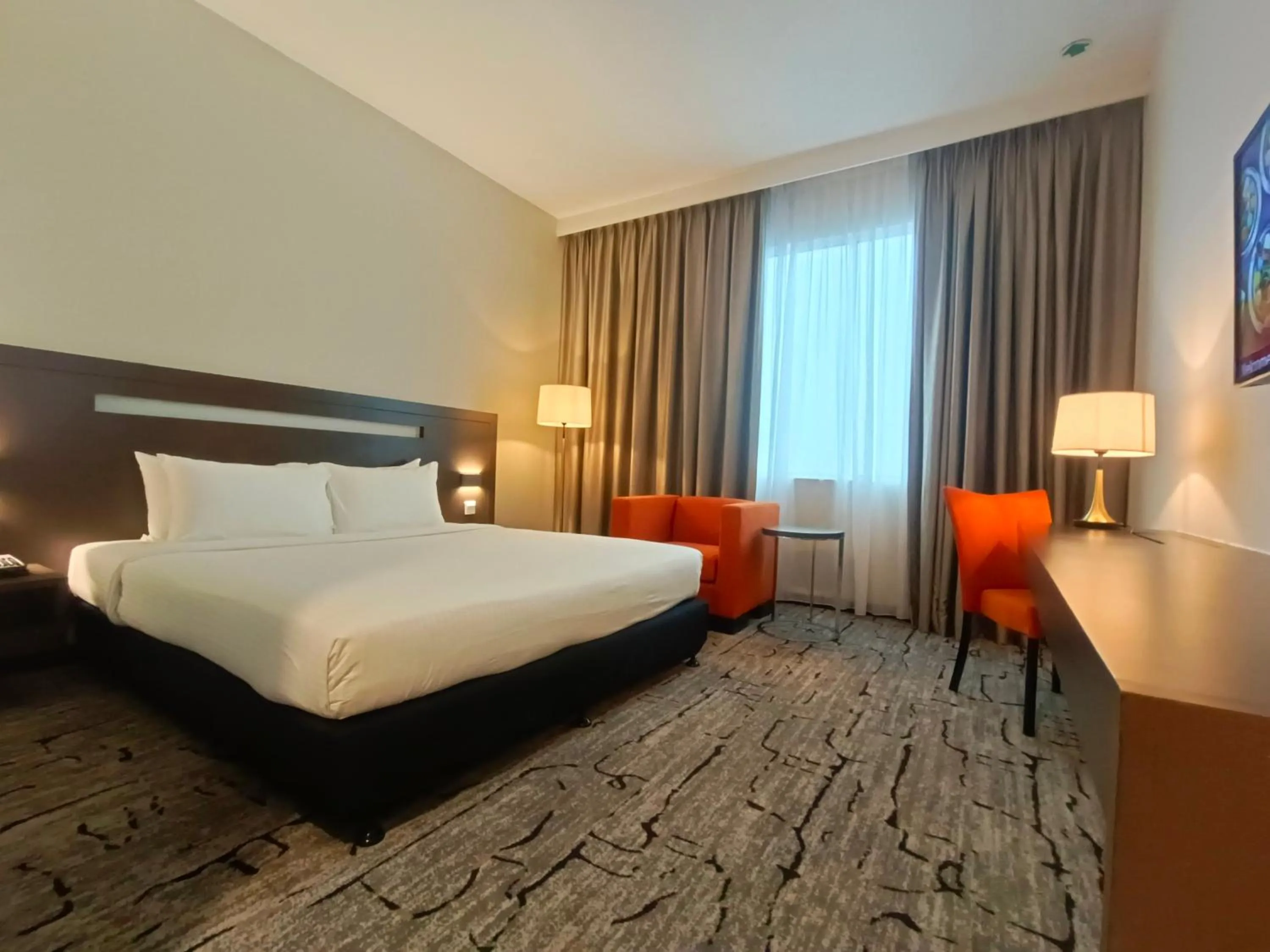 Bed in Premiere Hotel - Complimentary Shuttle to Klang Wholesale Market