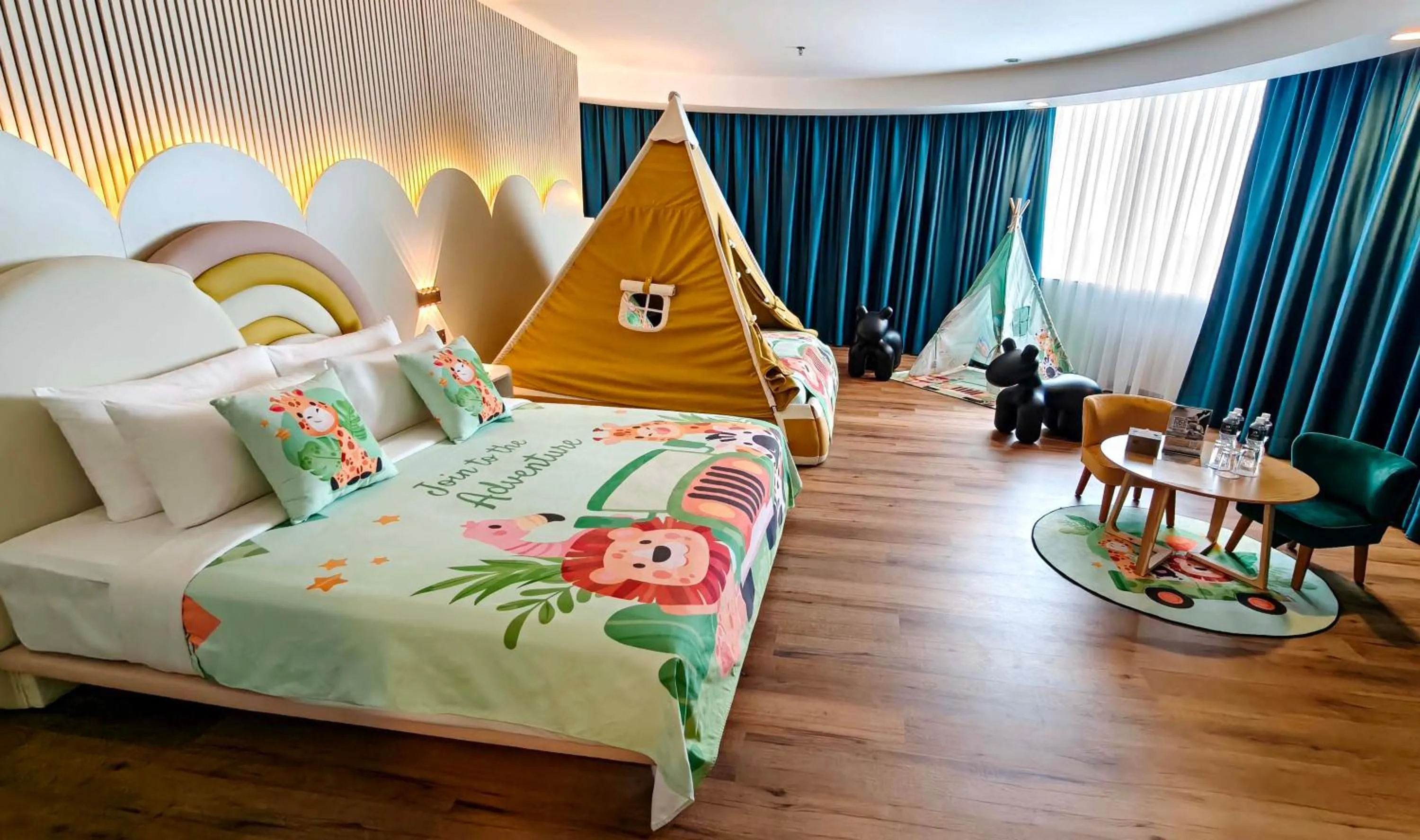 Bed in Premiere Hotel - Complimentary Shuttle to Klang Wholesale Market