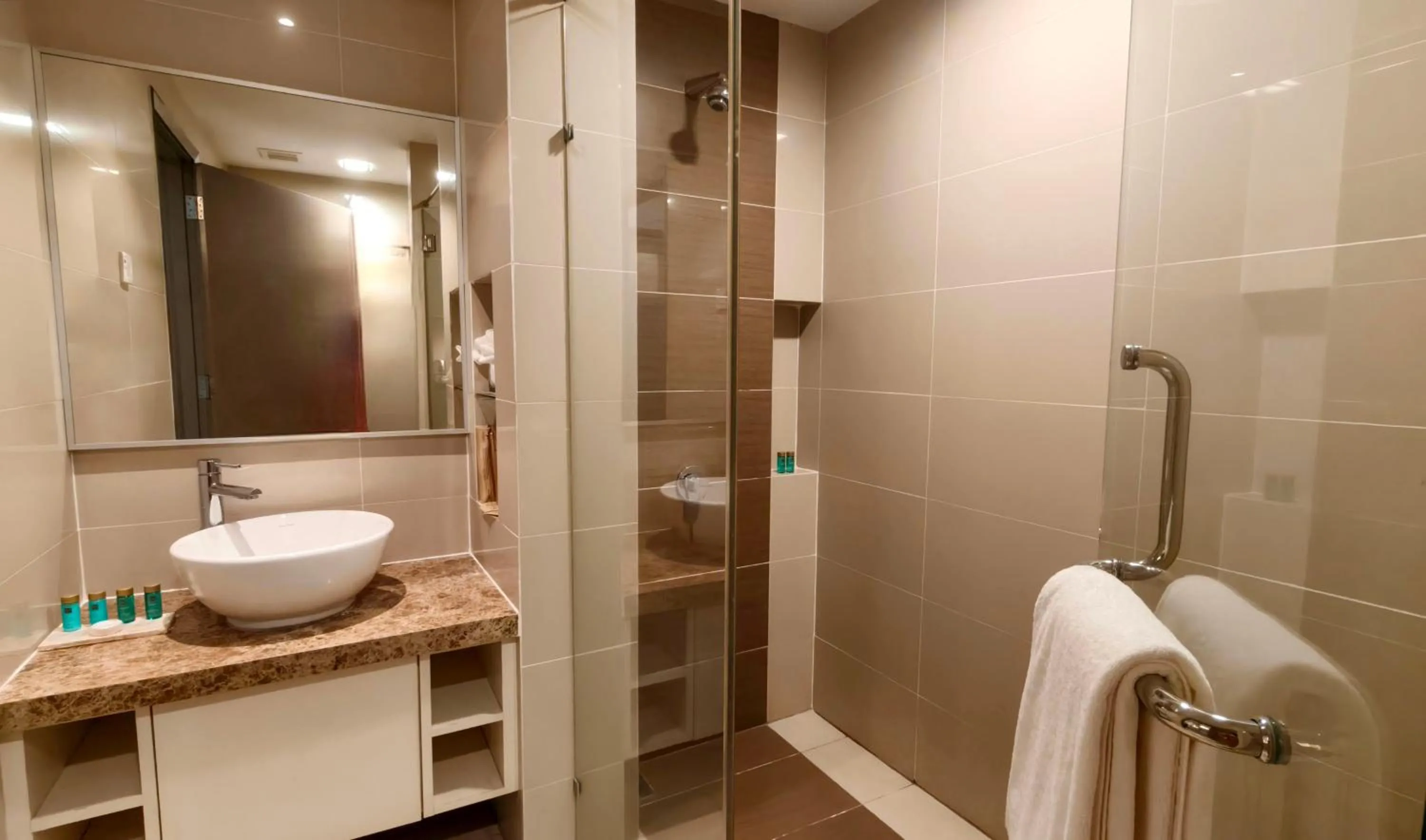 Premiere Hotel - Complimentary Shuttle to Klang Wholesale Market