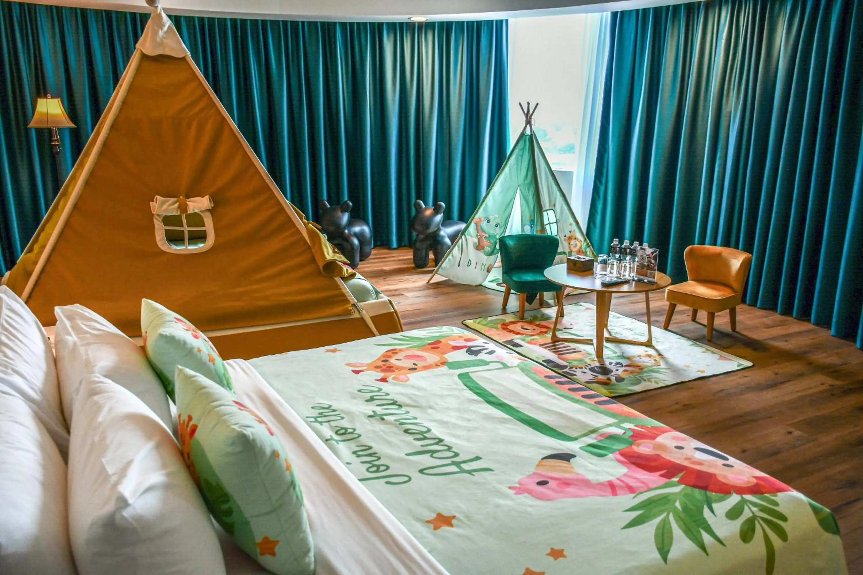 Bed in Premiere Hotel - Complimentary Shuttle to Klang Wholesale Market