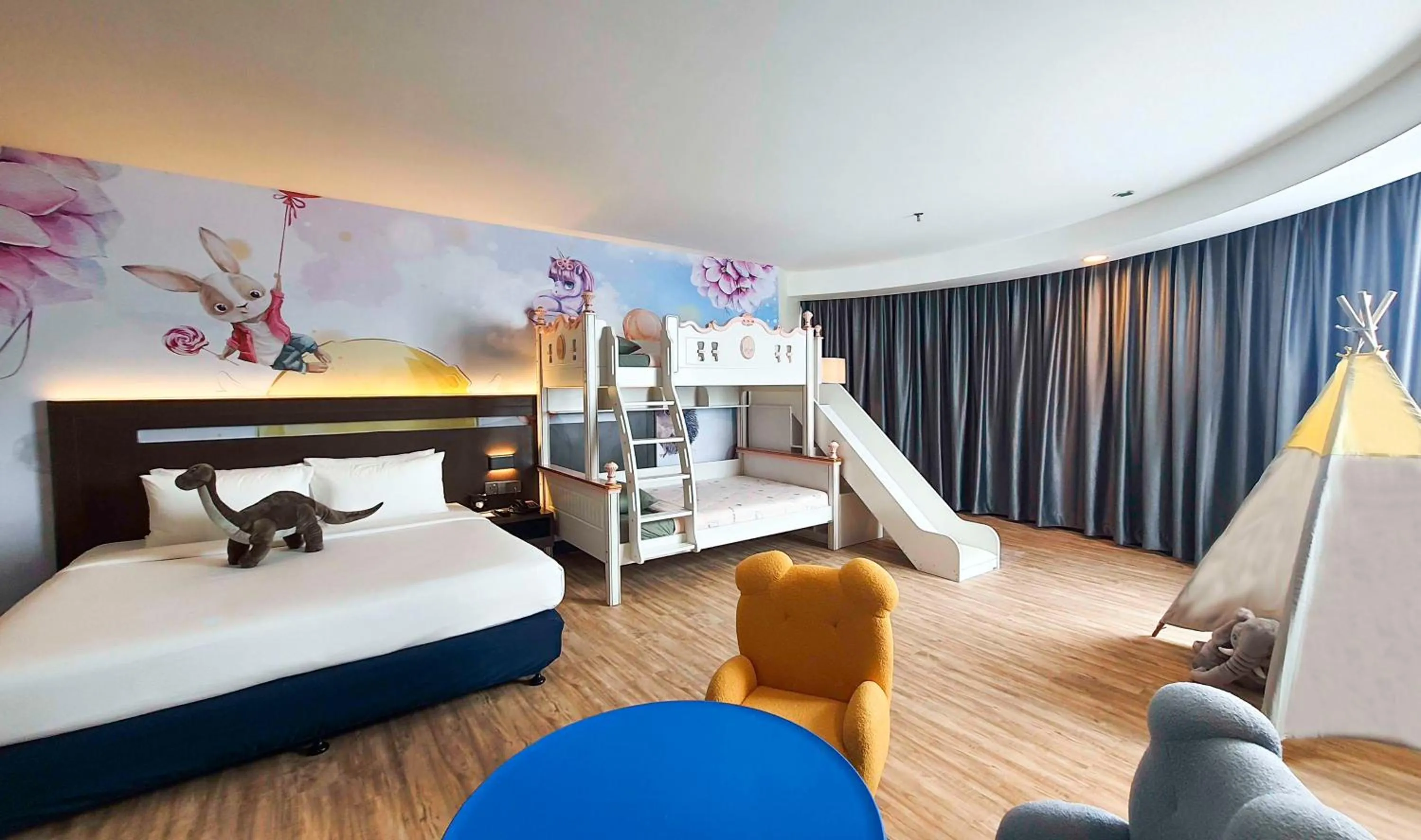 Bed in Premiere Hotel - Complimentary Shuttle to Klang Wholesale Market
