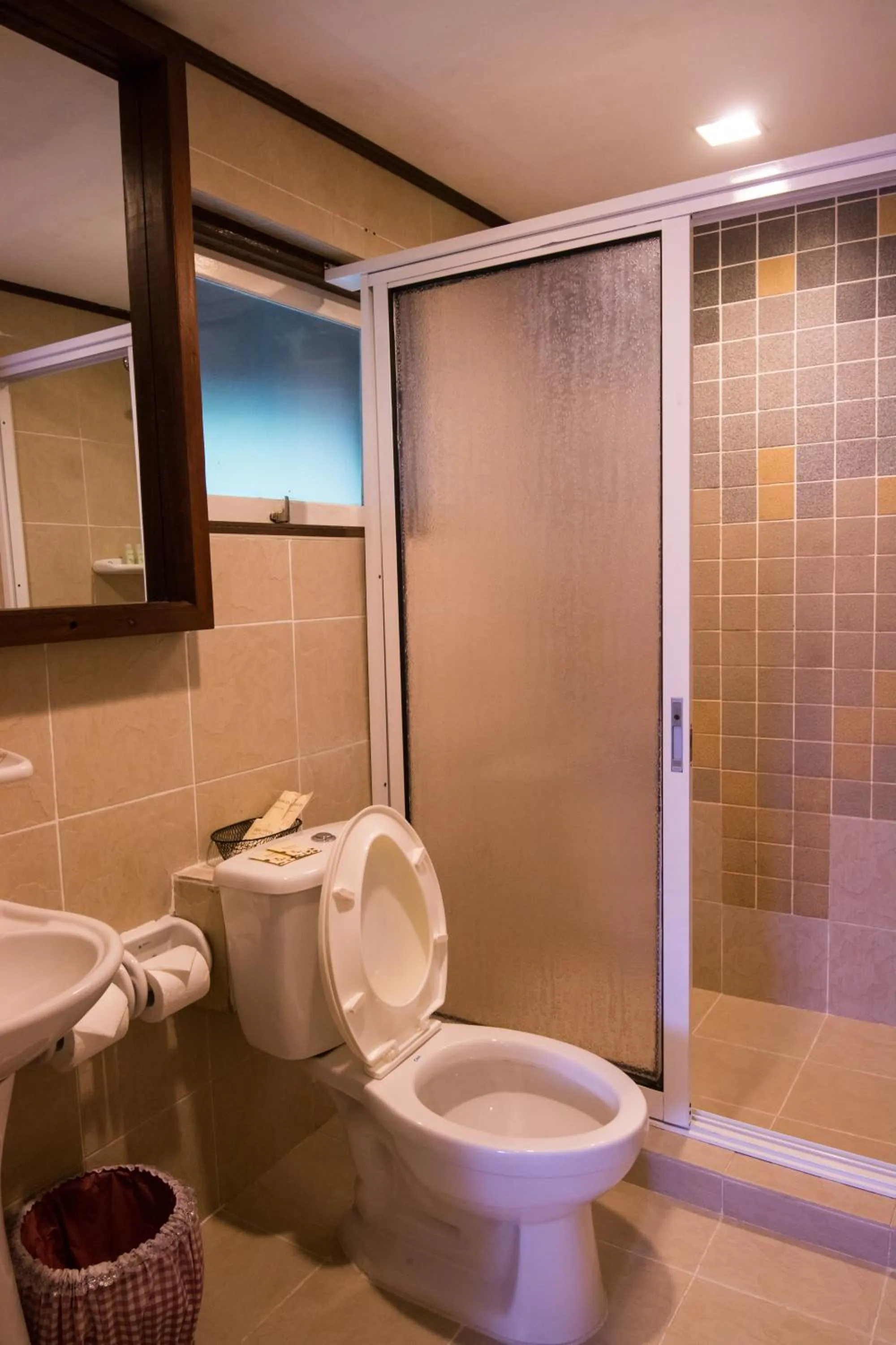 Shower in Sutera Sanctuary Lodges At Kinabalu Park