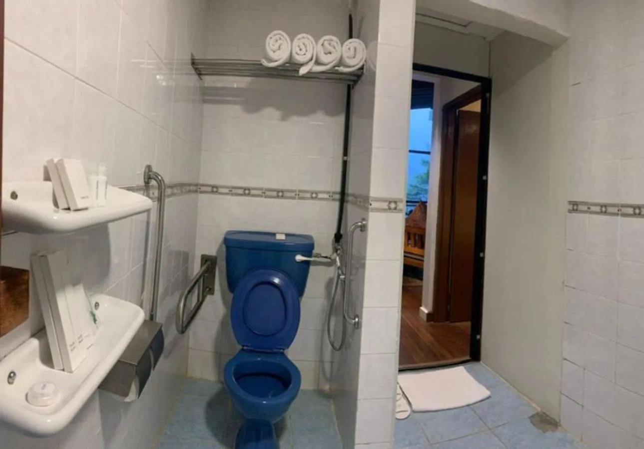 Bathroom in Sutera Sanctuary Lodges At Kinabalu Park