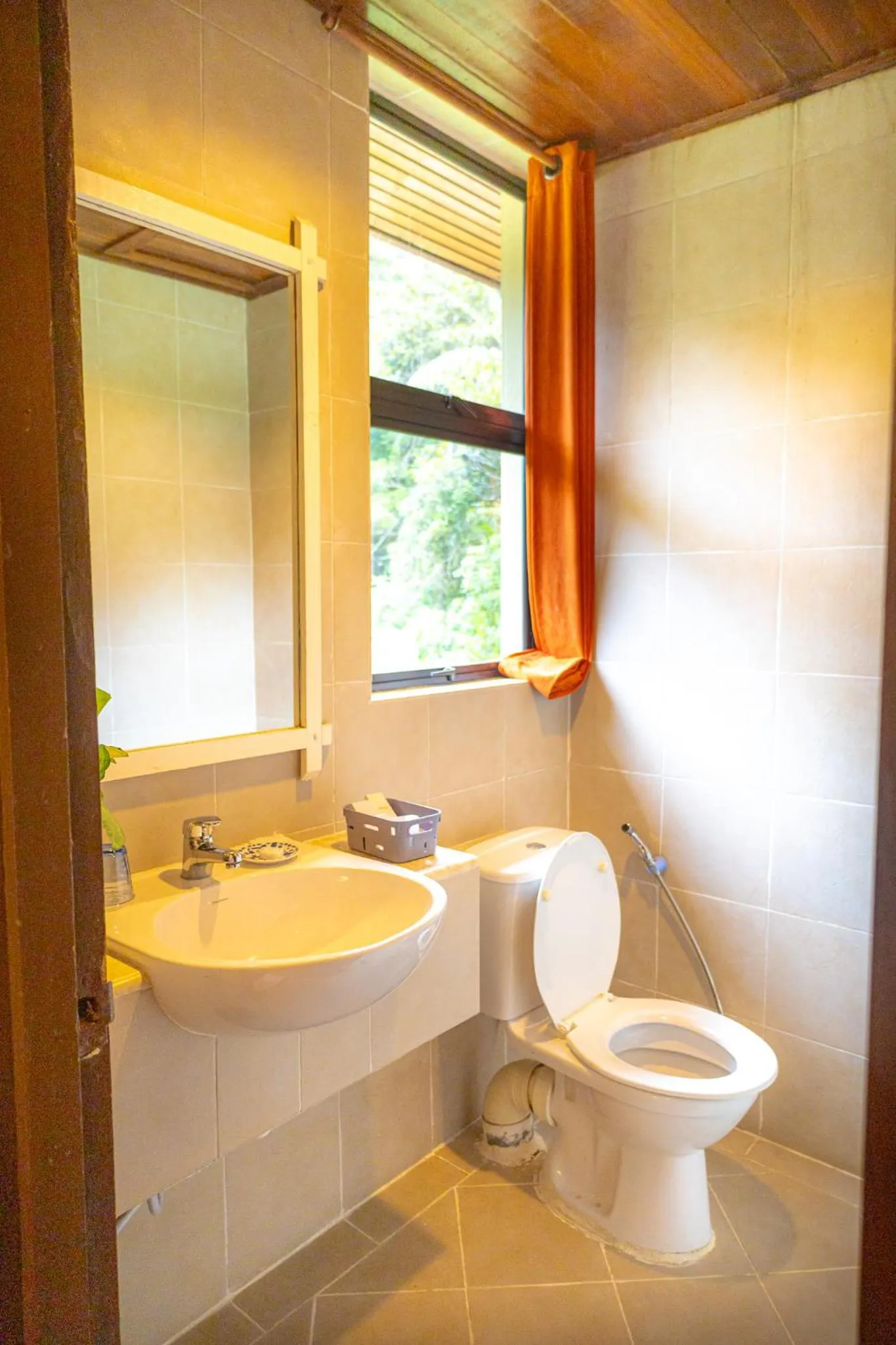 Toilet in Sutera Sanctuary Lodges At Kinabalu Park