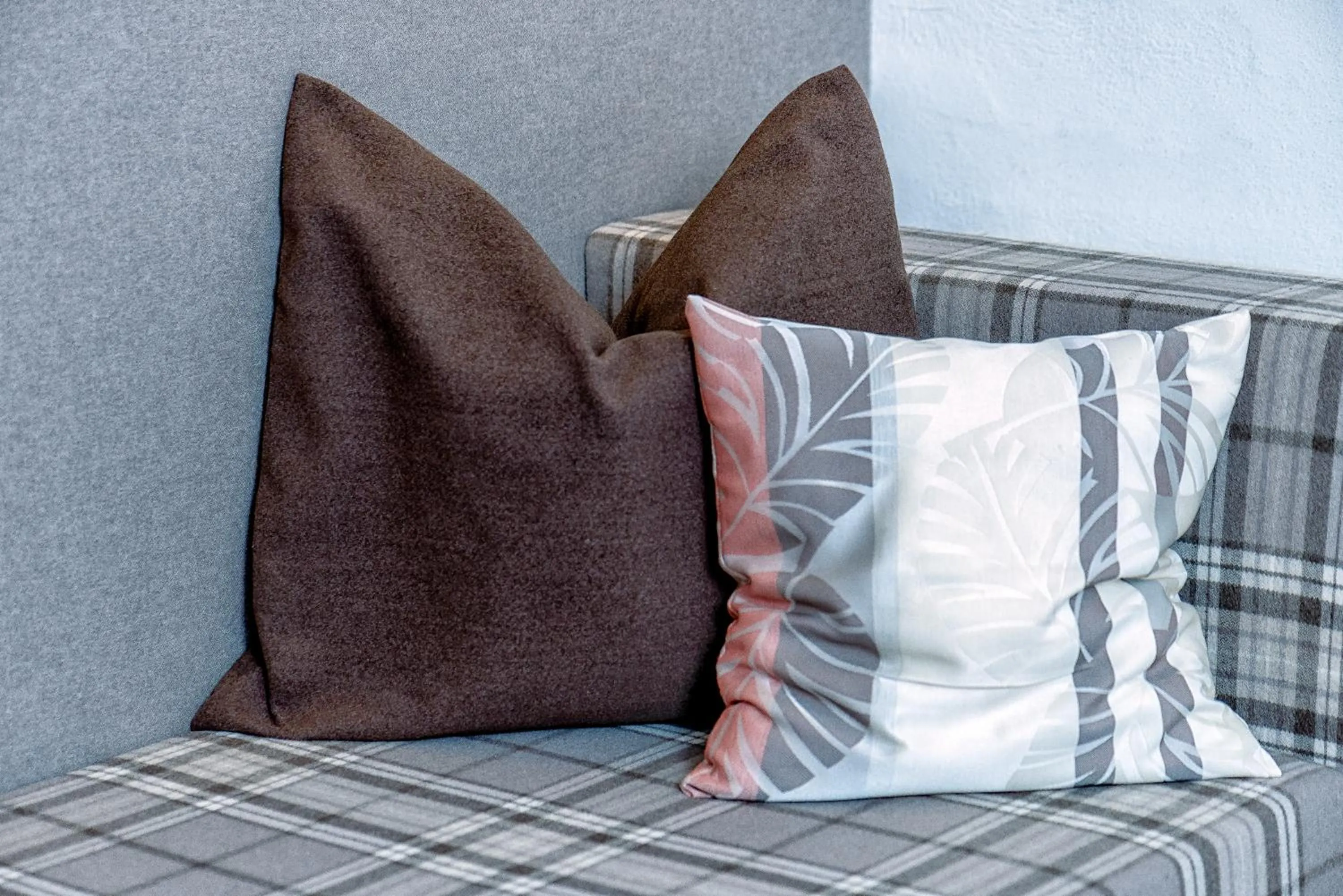 Seating area, Bed in Das Stoaberg