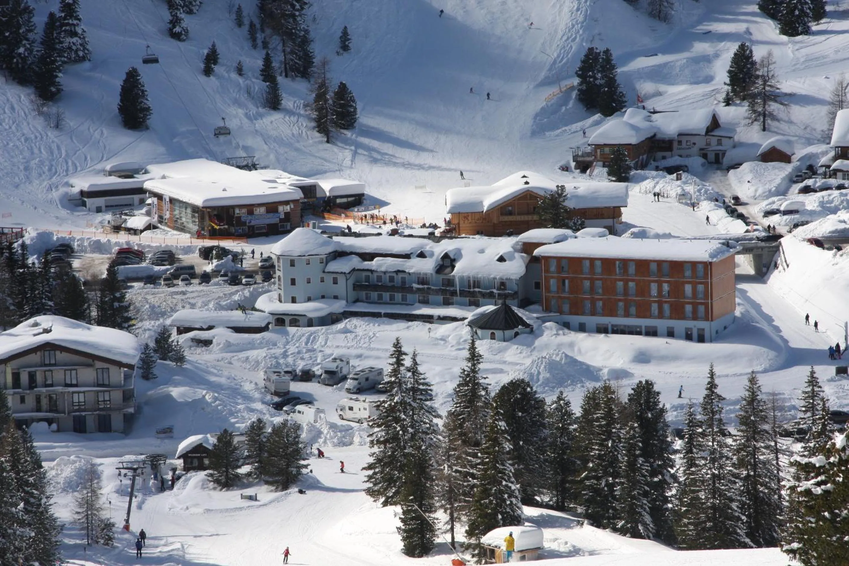 Skiing in Hotel Kornock