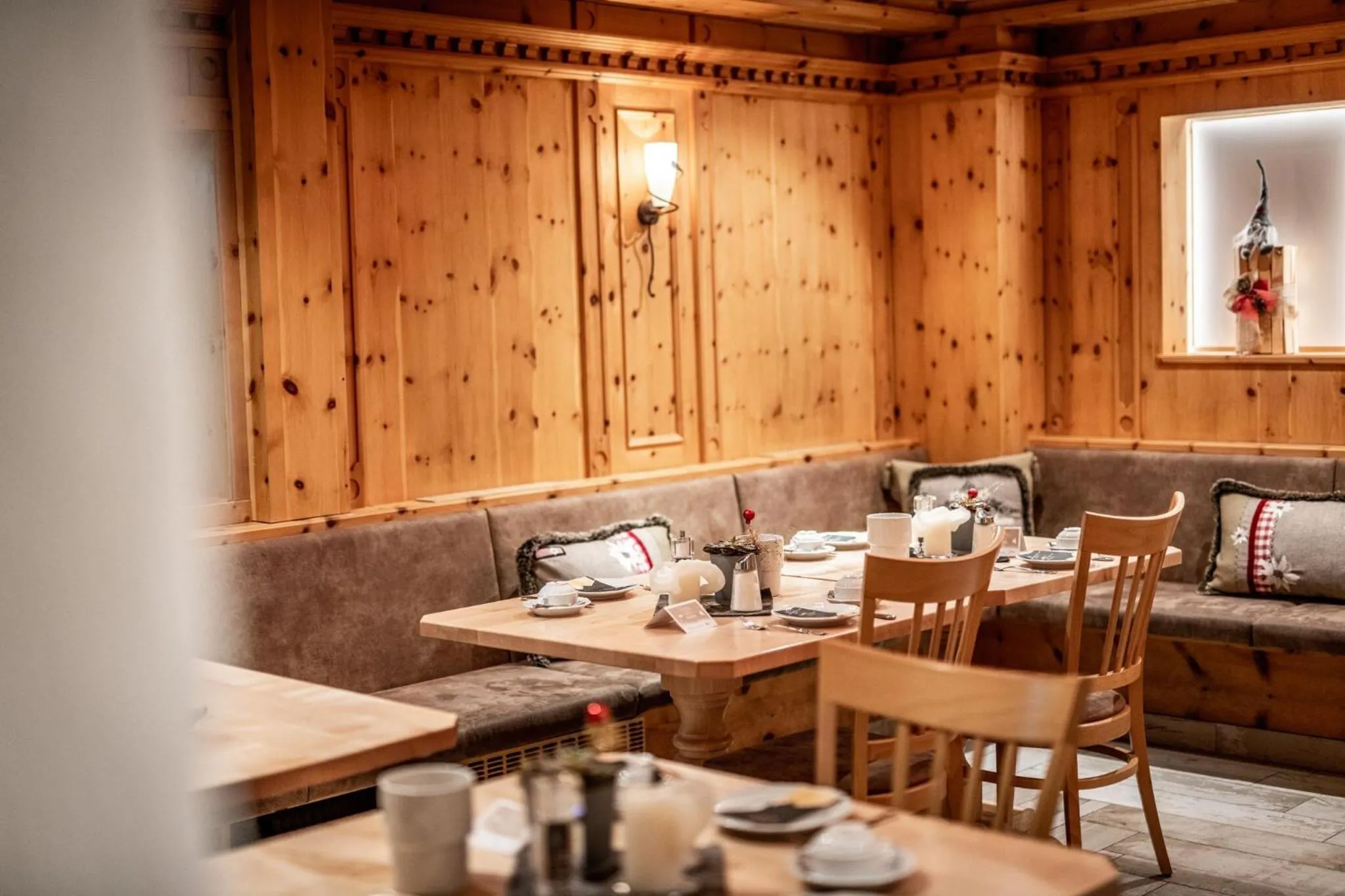 Restaurant/places to eat in Hotel Kornock