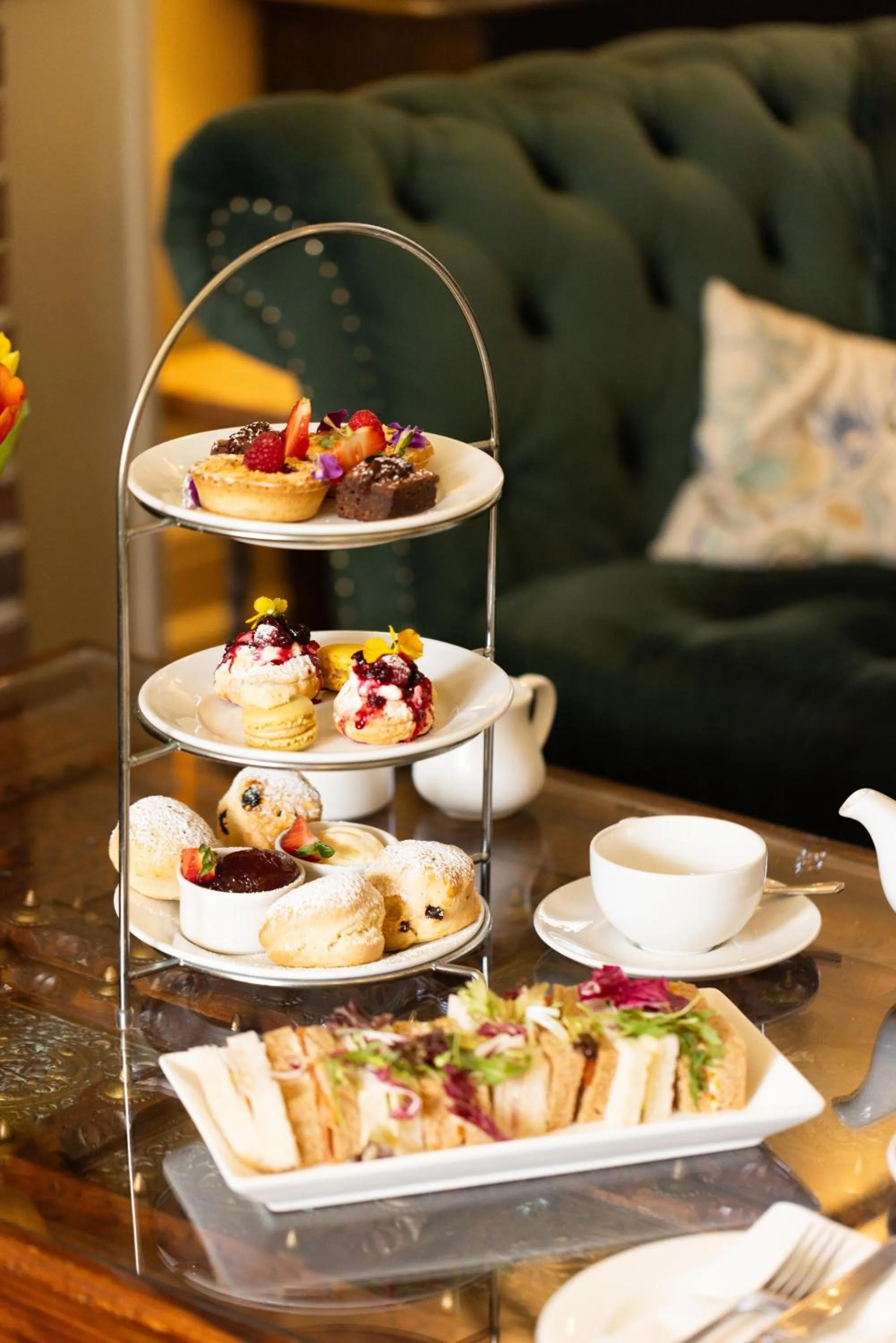 Restaurant/places to eat in Wingrove House