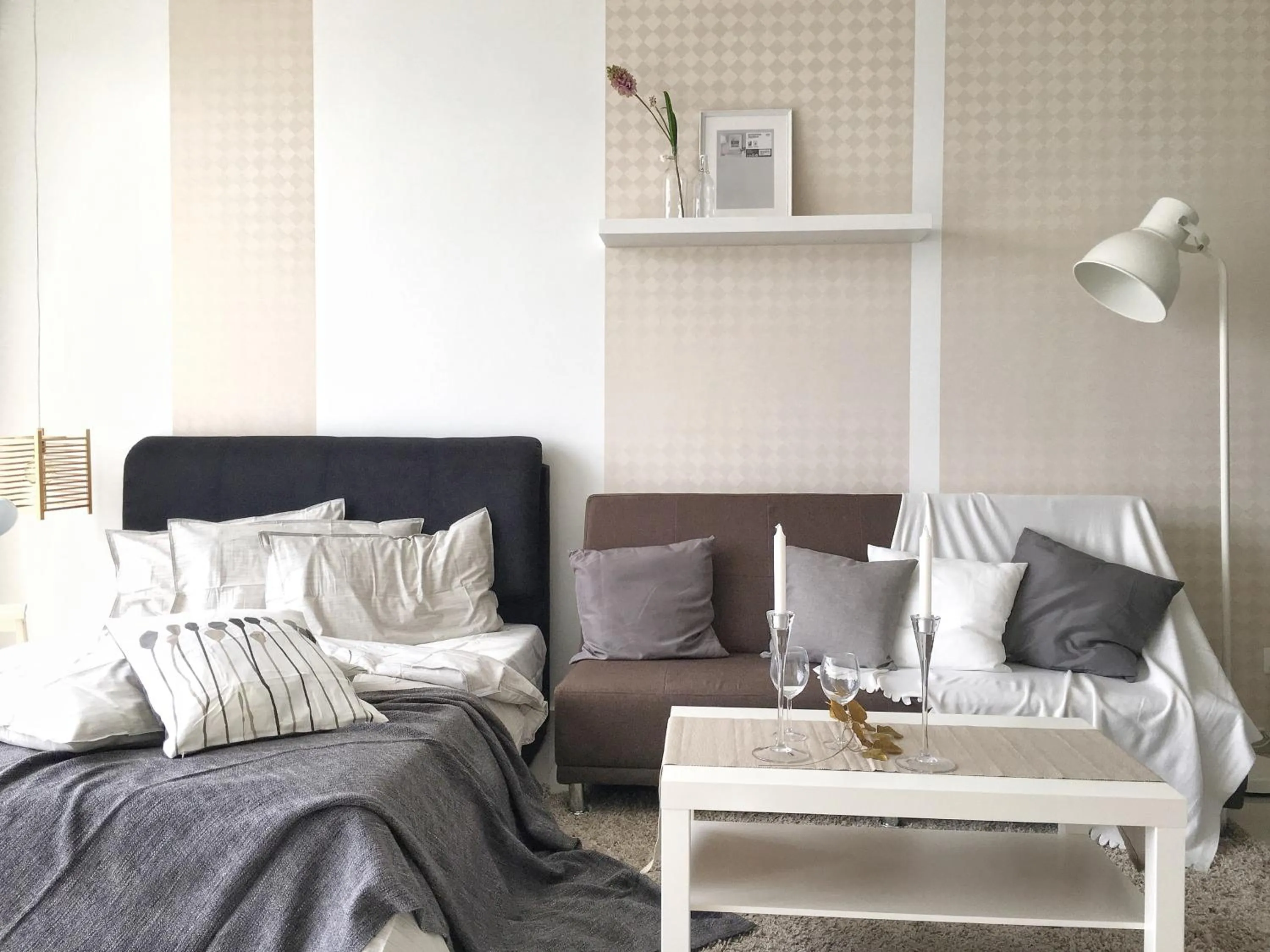 Seating area, Bed in Pinnacle PJ @ Penguin Homes