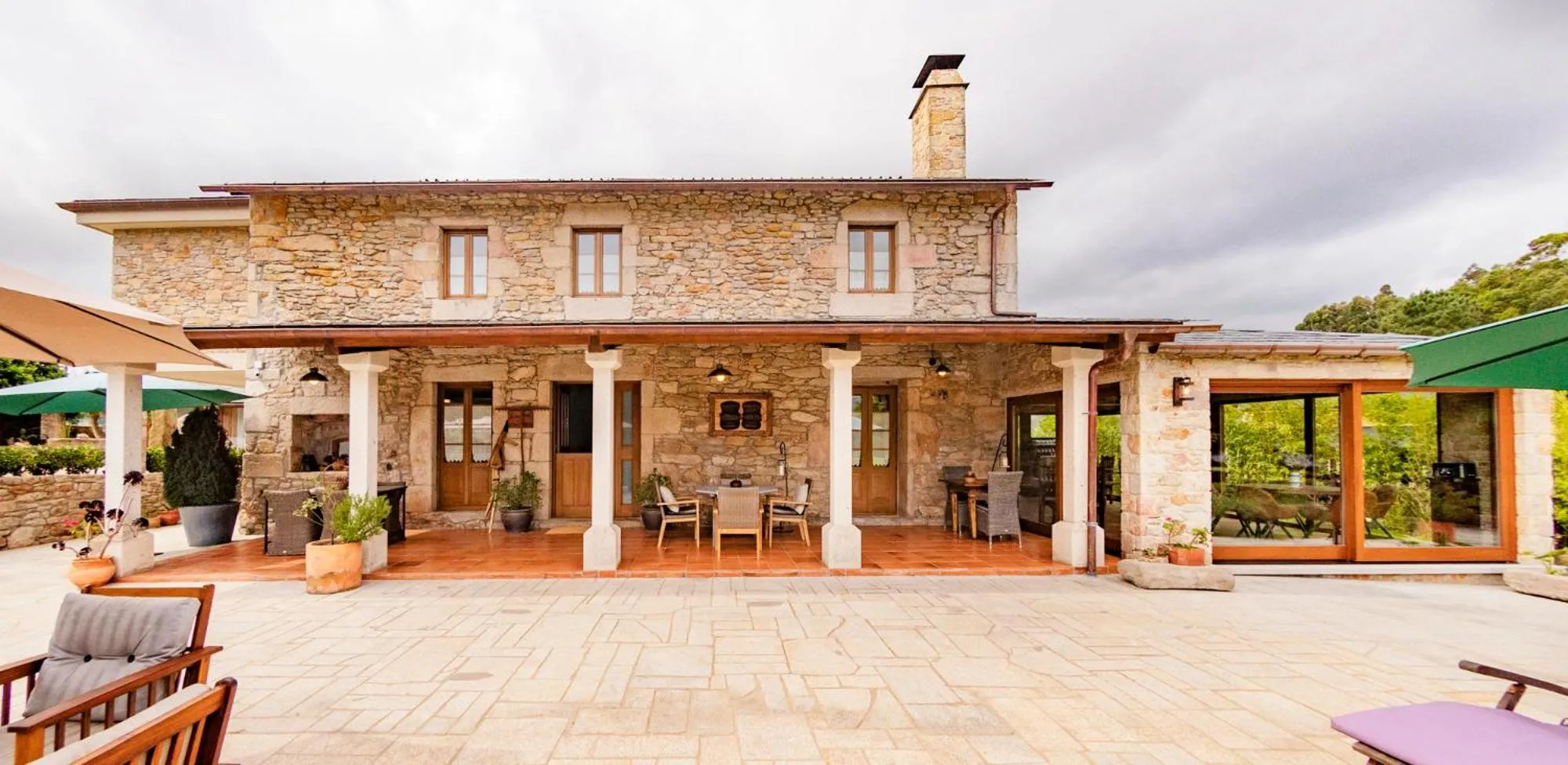 Facade/entrance in Casa do Mudo