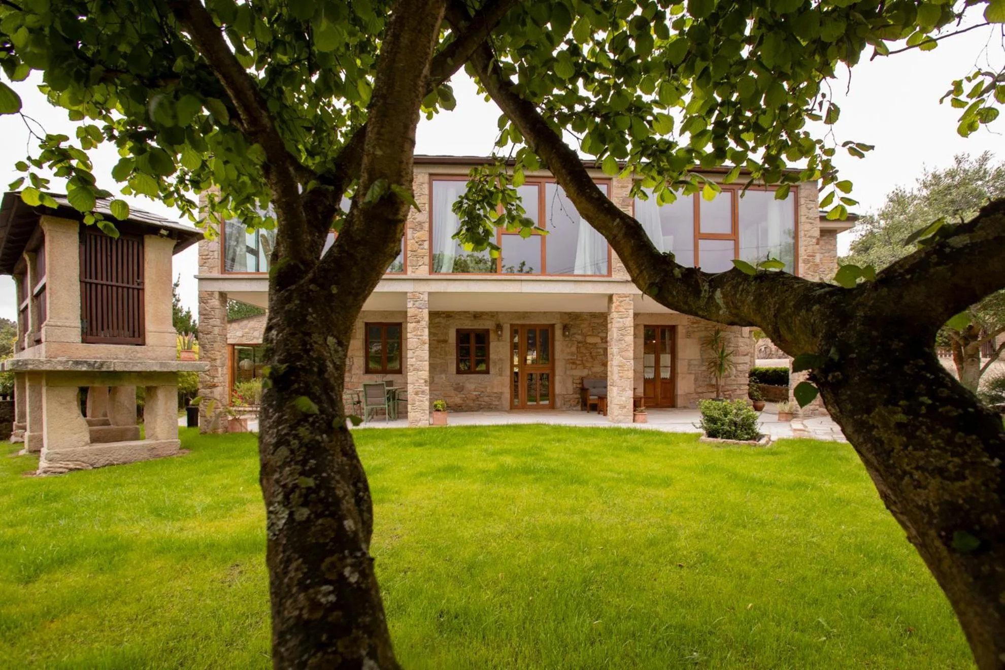 Property building in Casa do Mudo