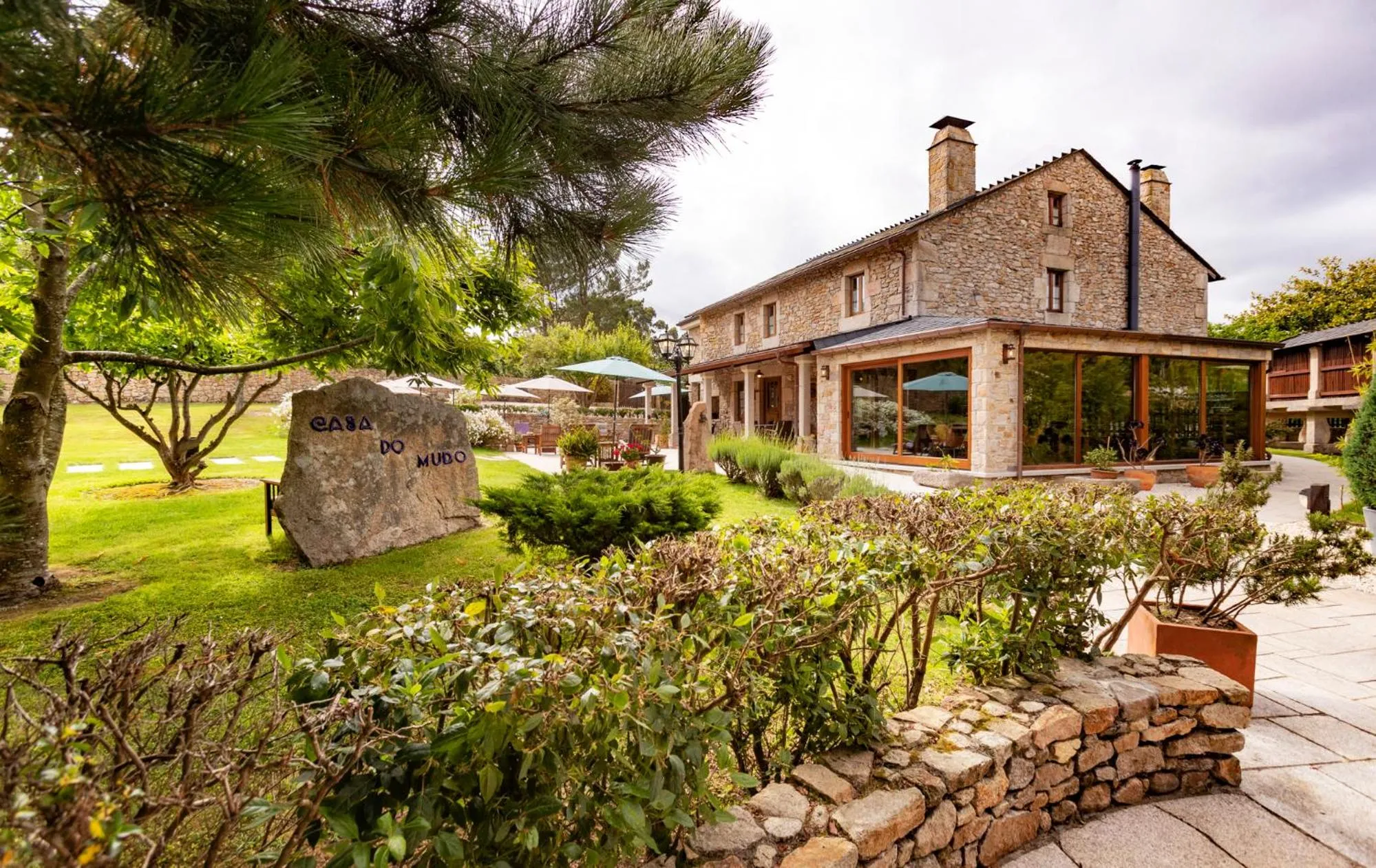Property building in Casa do Mudo