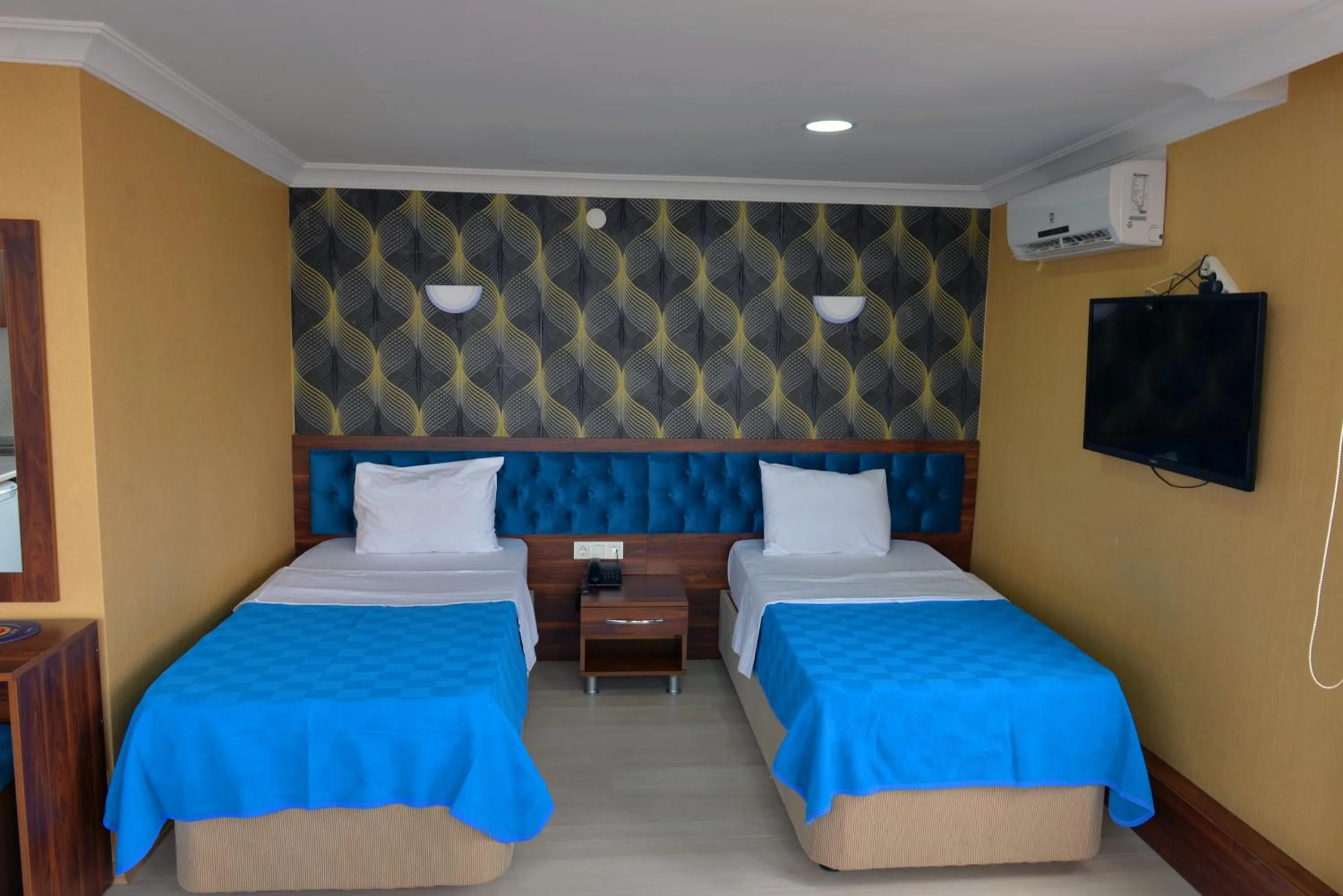 Other, Bed in Hotel Marina City