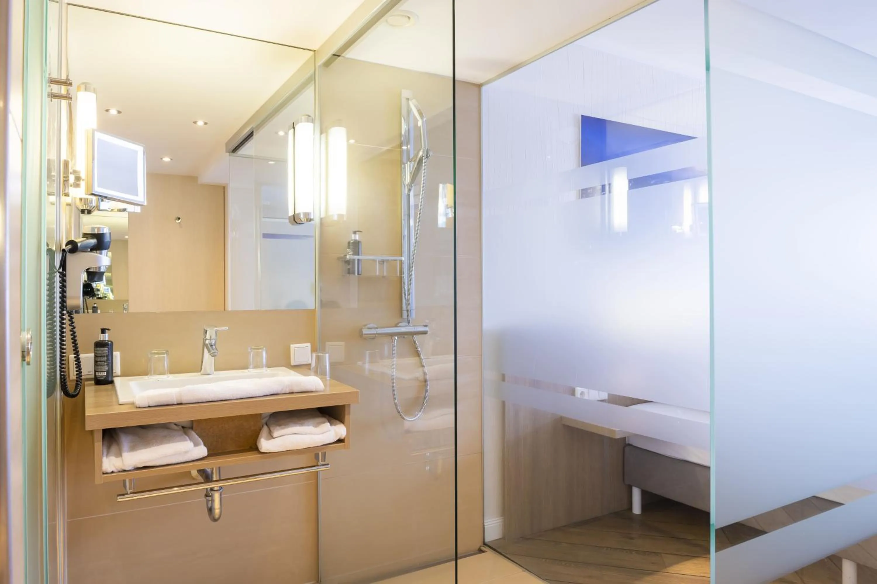 Bathroom in Hotel IV Jahreszeiten Lübeck