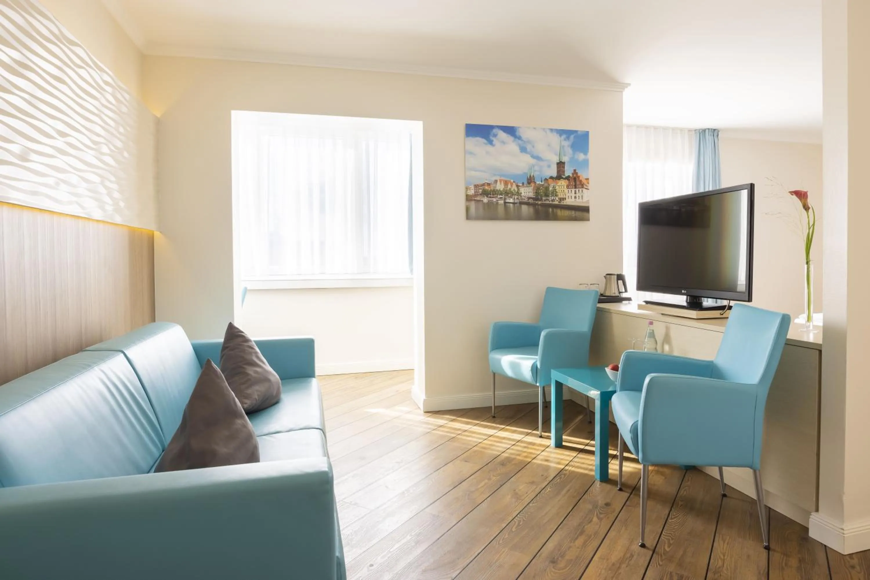 TV and multimedia in Hotel IV Jahreszeiten Lübeck