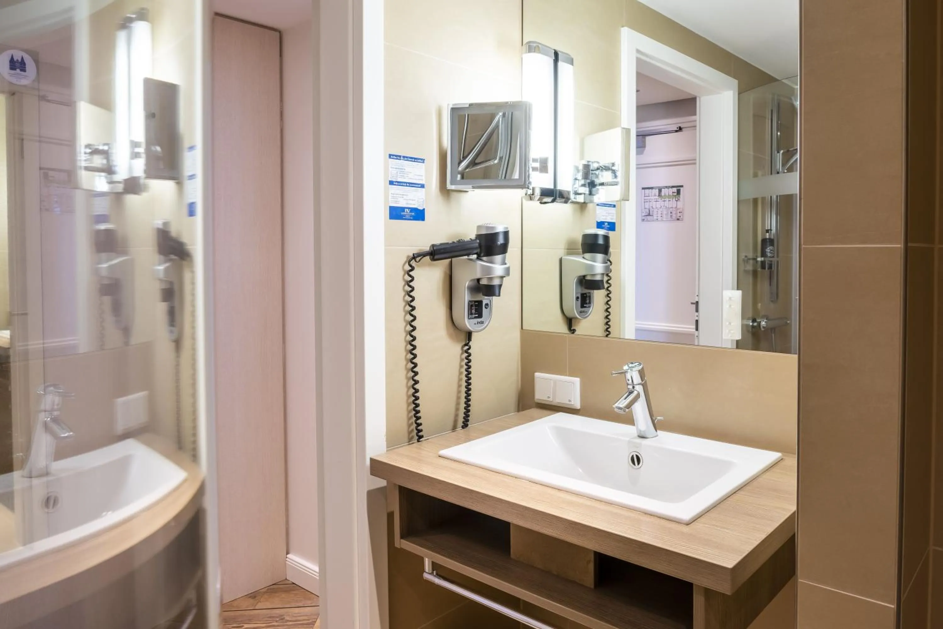 Bathroom in Hotel IV Jahreszeiten Lübeck