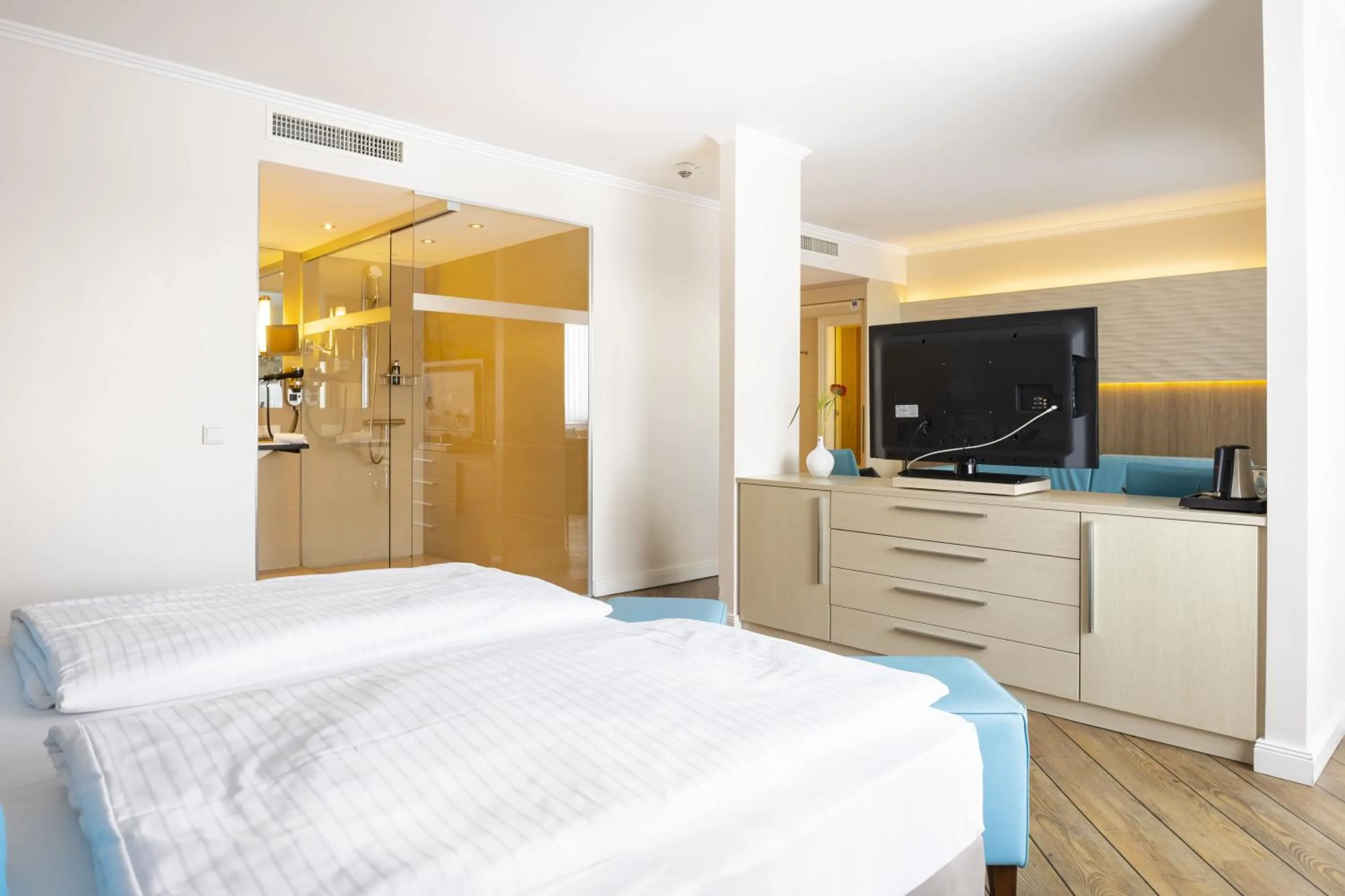 Bed in Hotel IV Jahreszeiten Lübeck