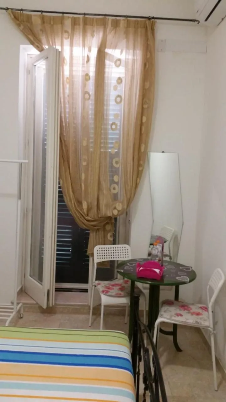 Photo of the whole room, Bed in Sister's love