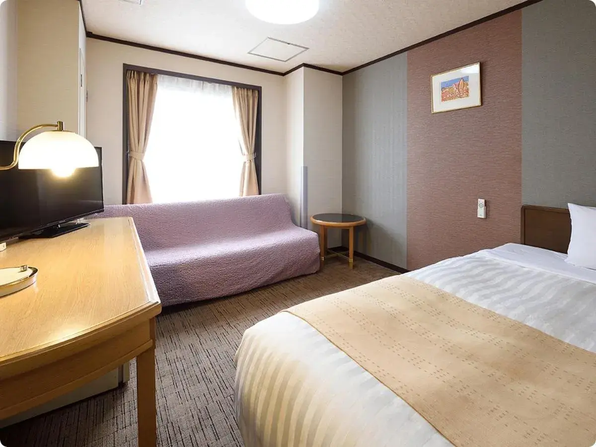 Photo of the whole room, Bed in Belmont Hotel Photo of the whole room, Bed in Belmont Hotel