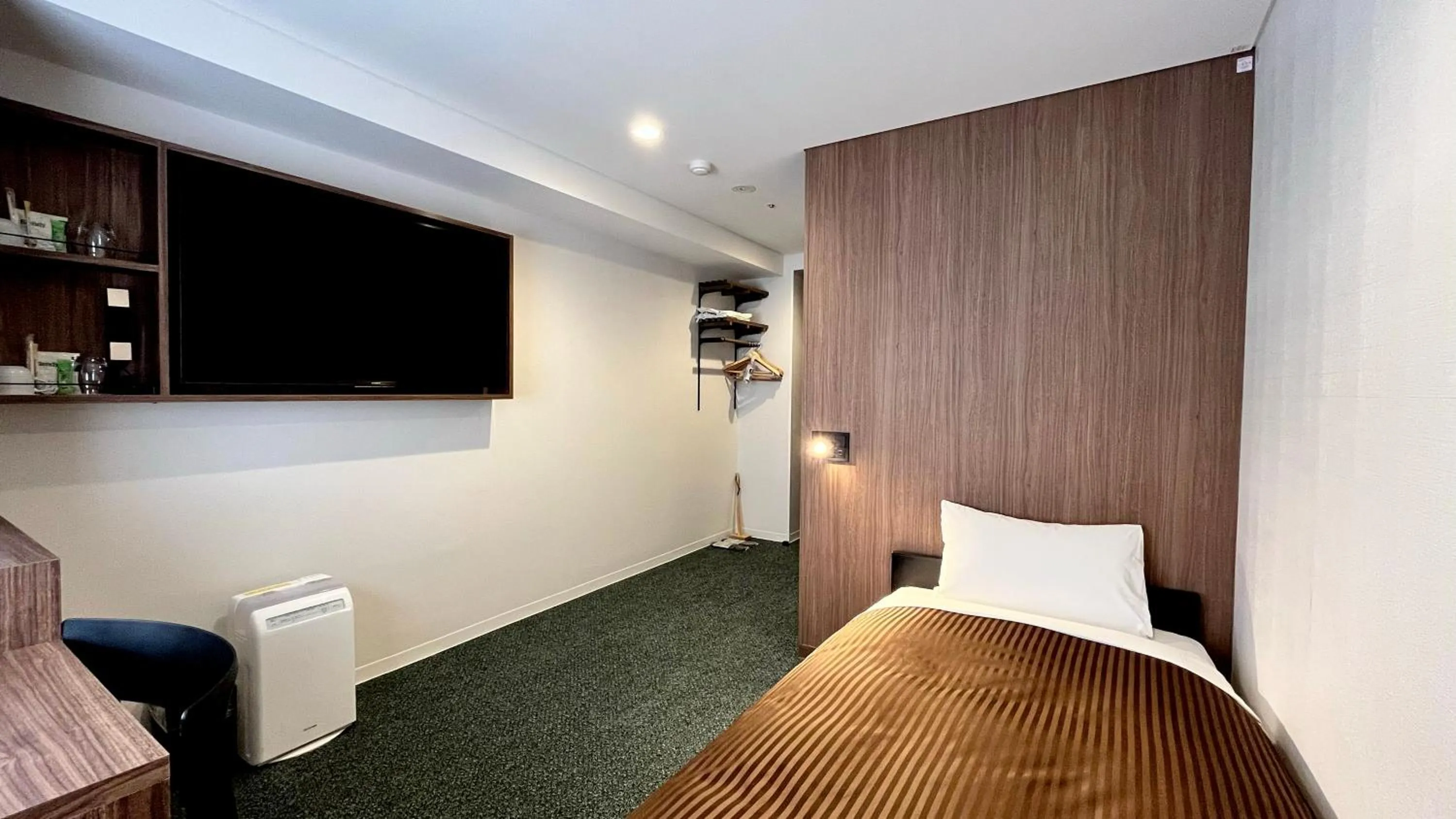 Photo of the whole room, Bed in Belmont Hotel