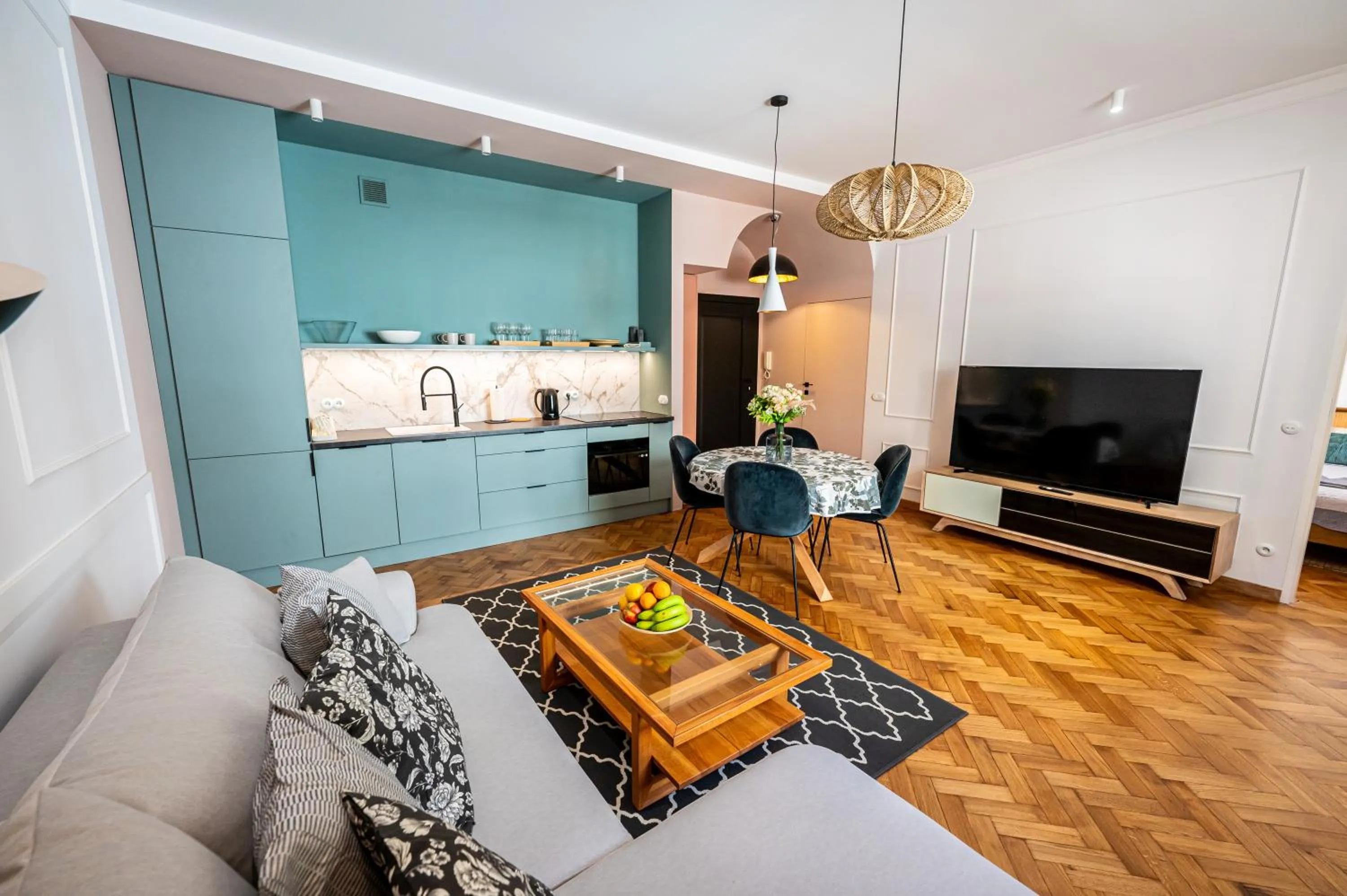 Communal lounge/ TV room in Trip Apartments