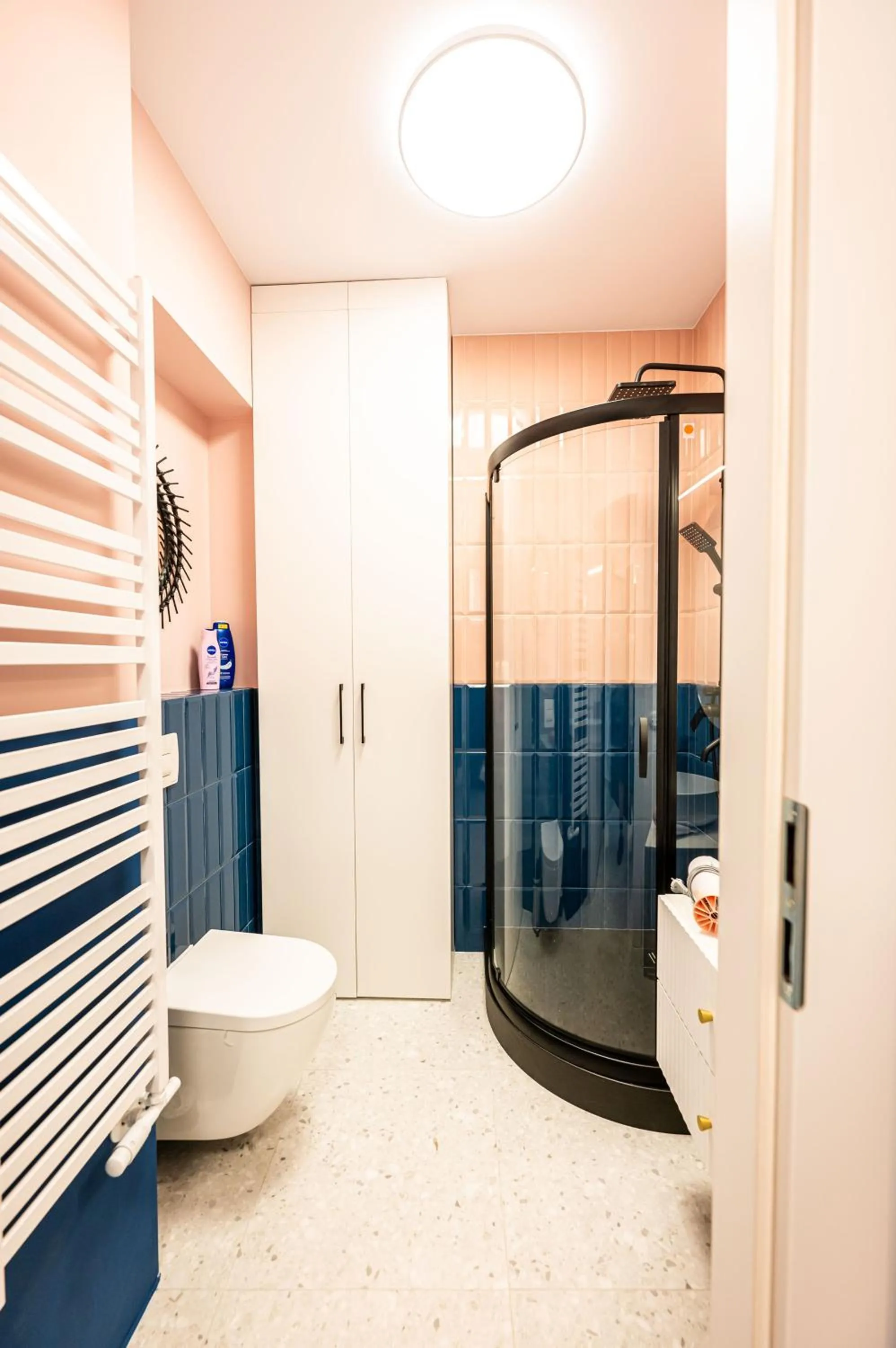 Shower in Trip Apartments