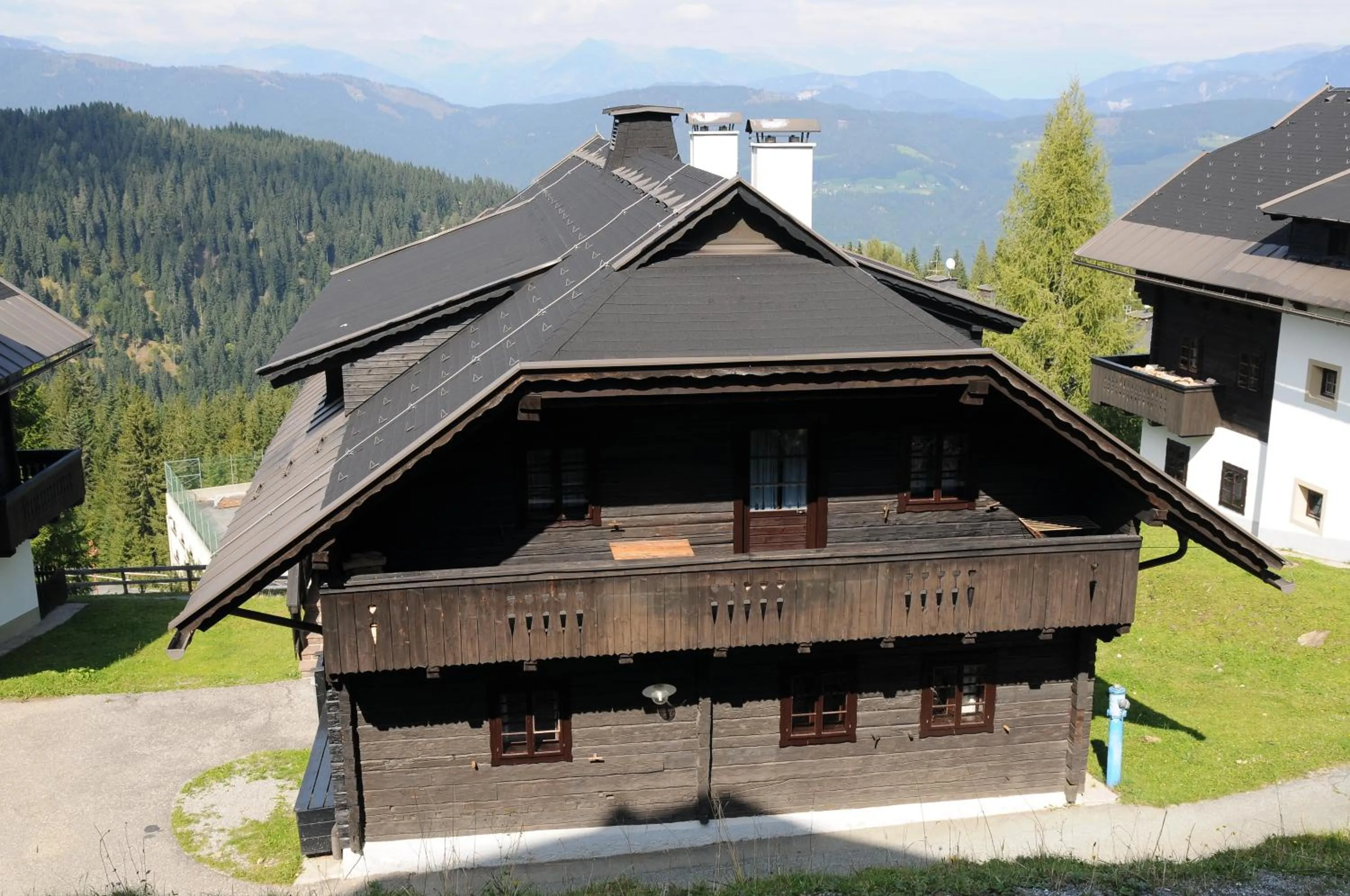 Facade/entrance in Alpenhäuser Marcius