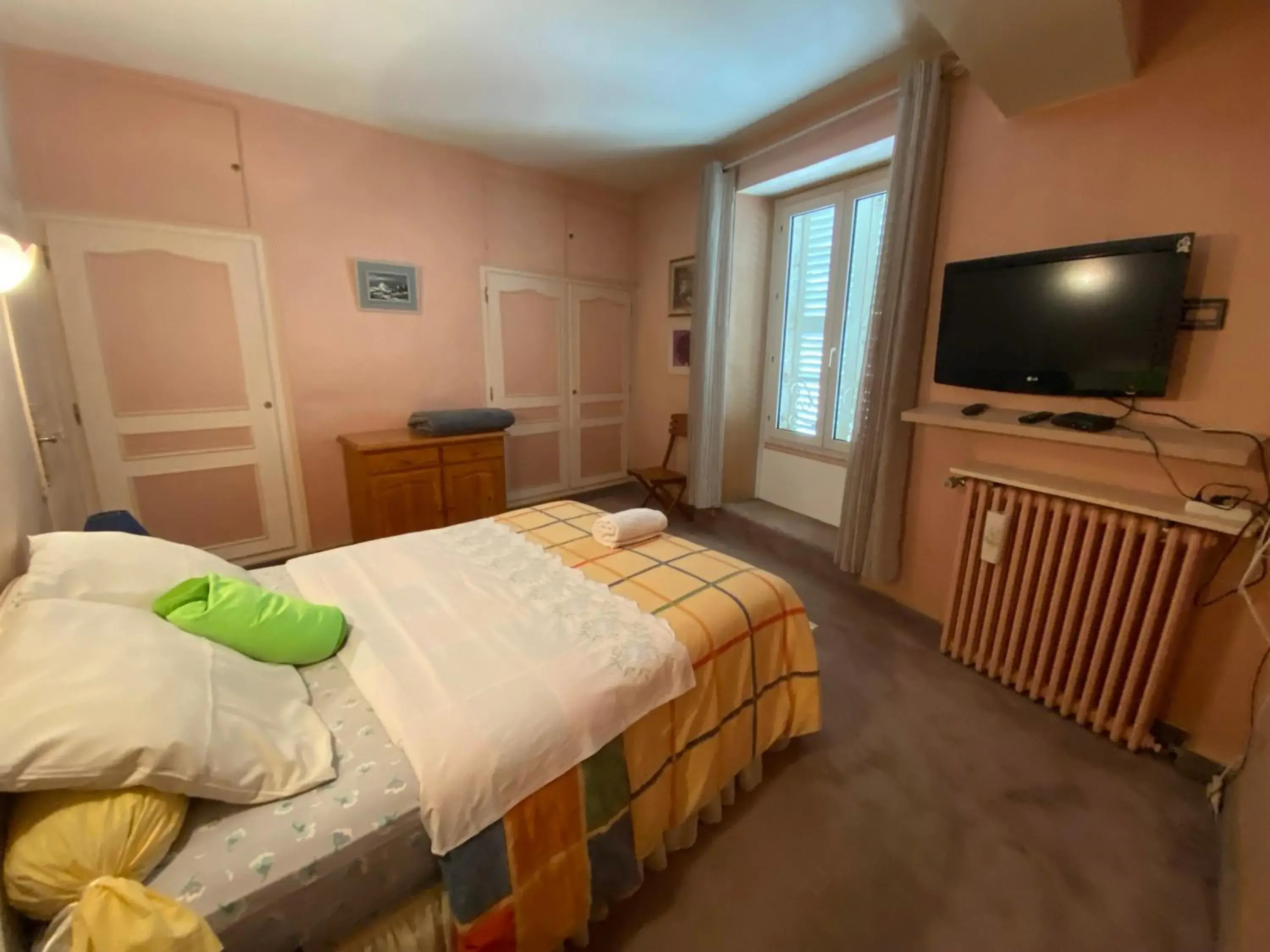Apartment - single occupancy in Four A Ban Apartment - single occupancy in Four A Ban