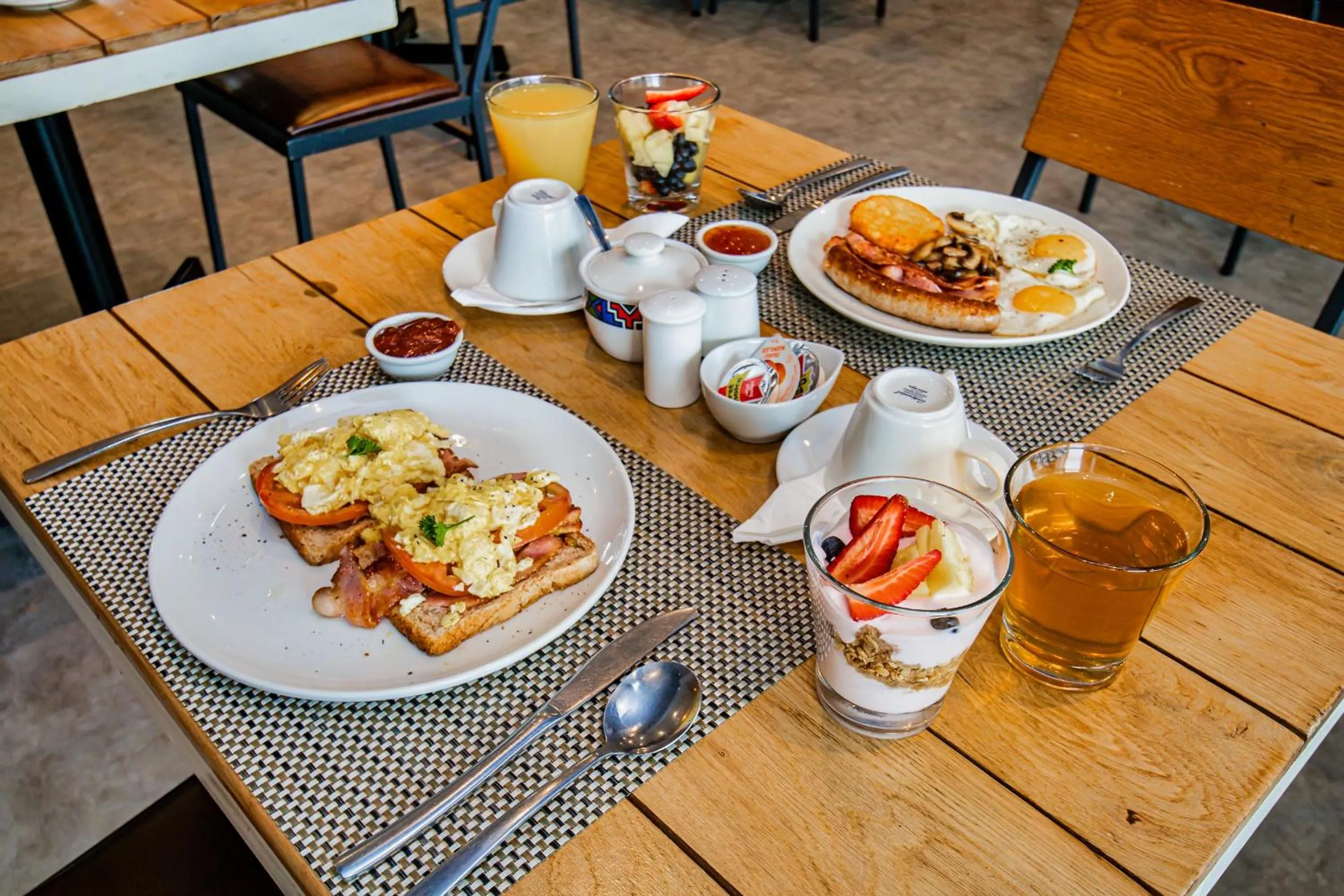 Breakfast in 9 On Barrack