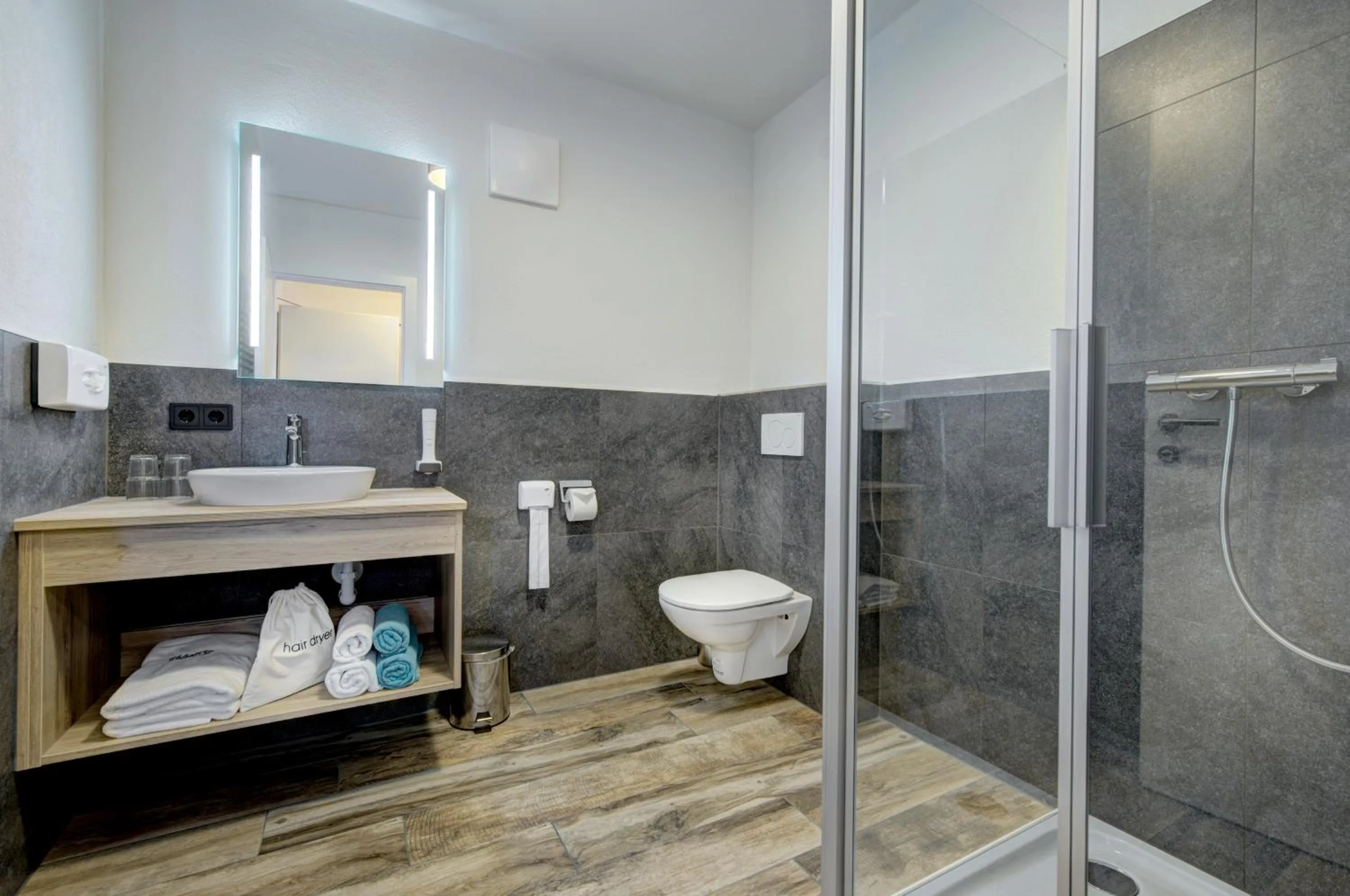 Bathroom in Hotel-Restaurant Bike&Snow Lederer