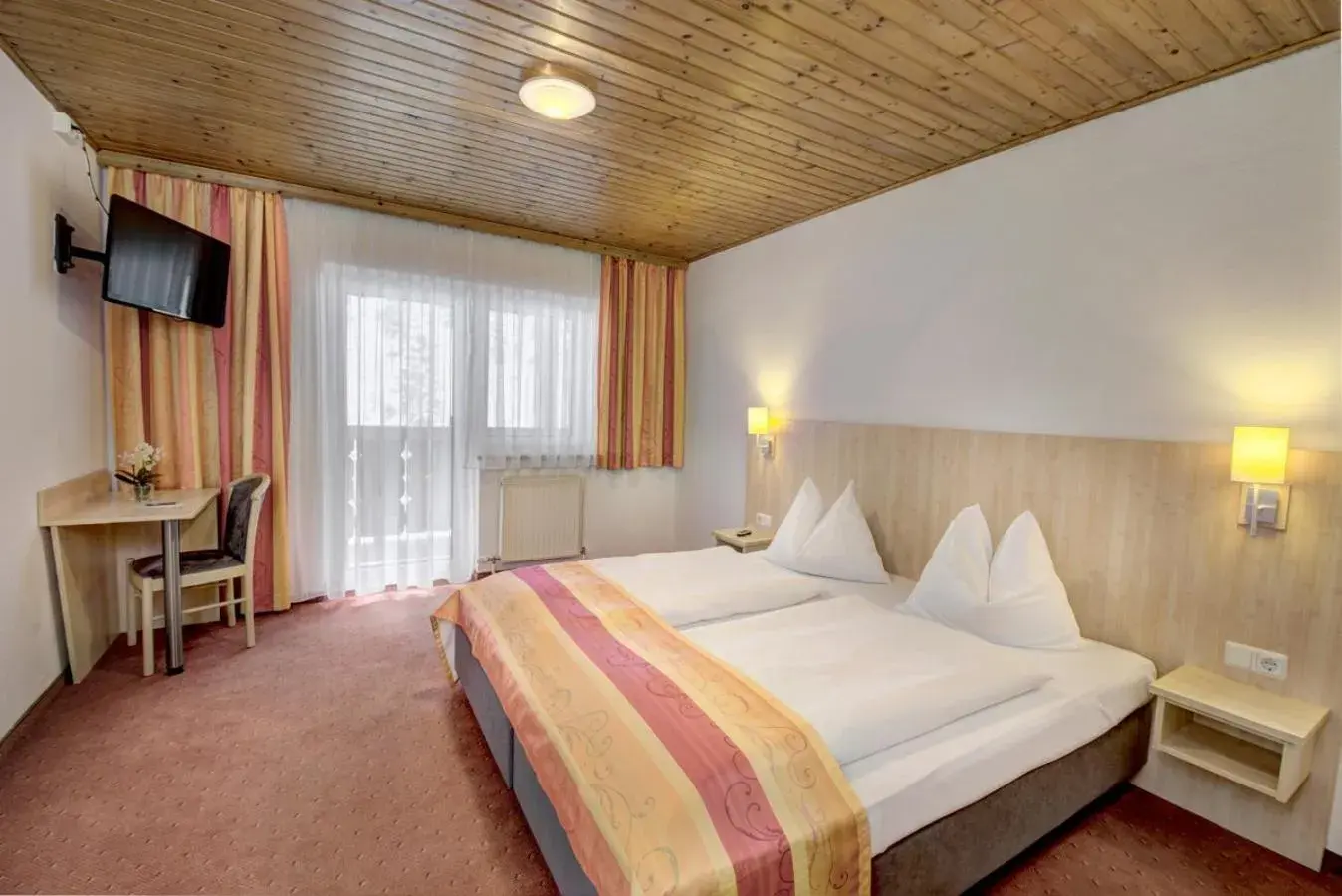 Standard Double or Twin Room in Hotel-Restaurant Bike&Snow Lederer Standard Double or Twin Room in Hotel-Restaurant Bike&Snow Lederer